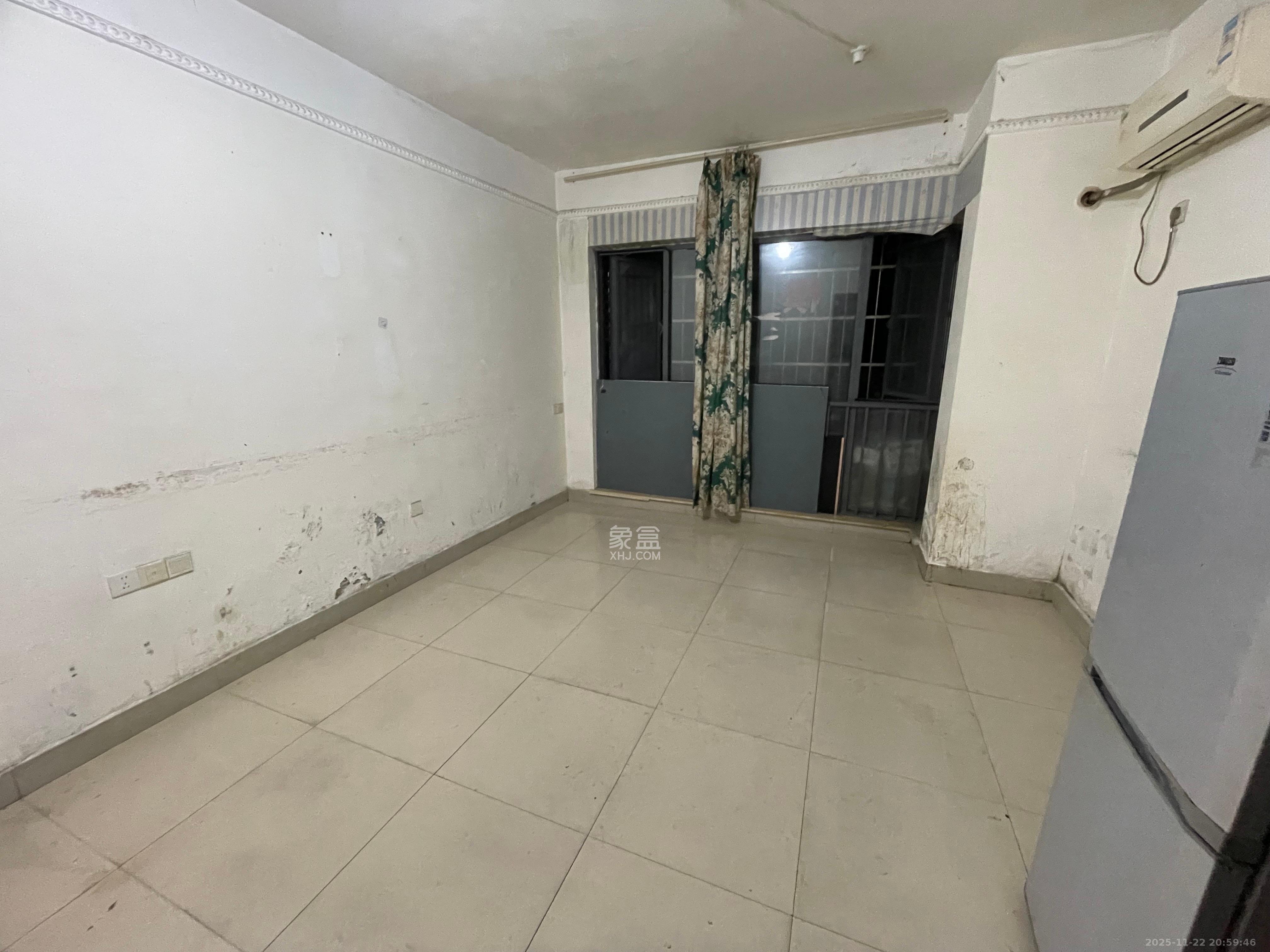 中城丽景香山园 3室2厅2卫 3900.0元/月 中城丽景香山园 3室2厅2卫 3900.0元/月室内图