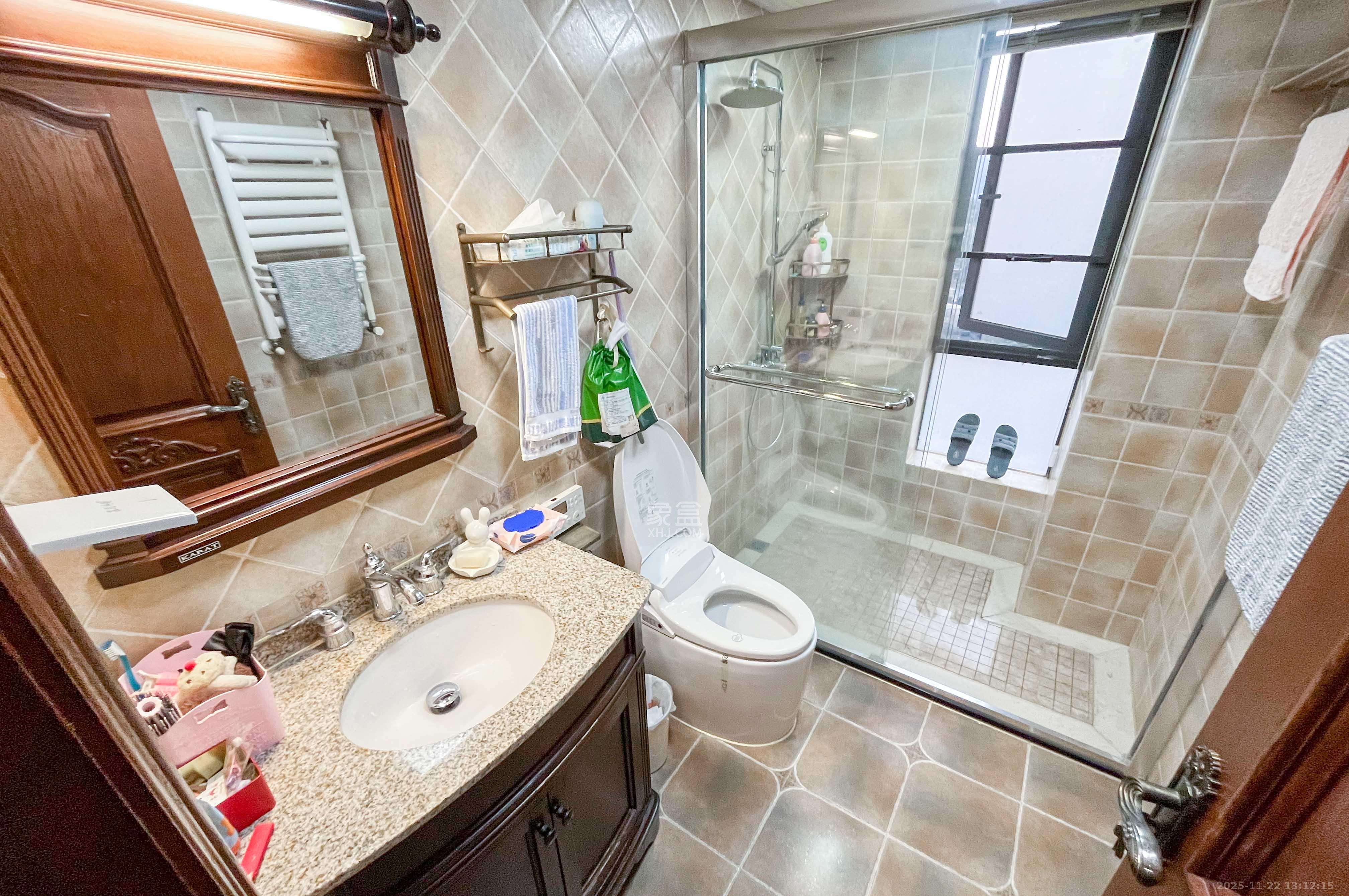 达美D6区 1室2厅2卫 300.0万 达美D6区 1室2厅2卫 300.0万卫生间