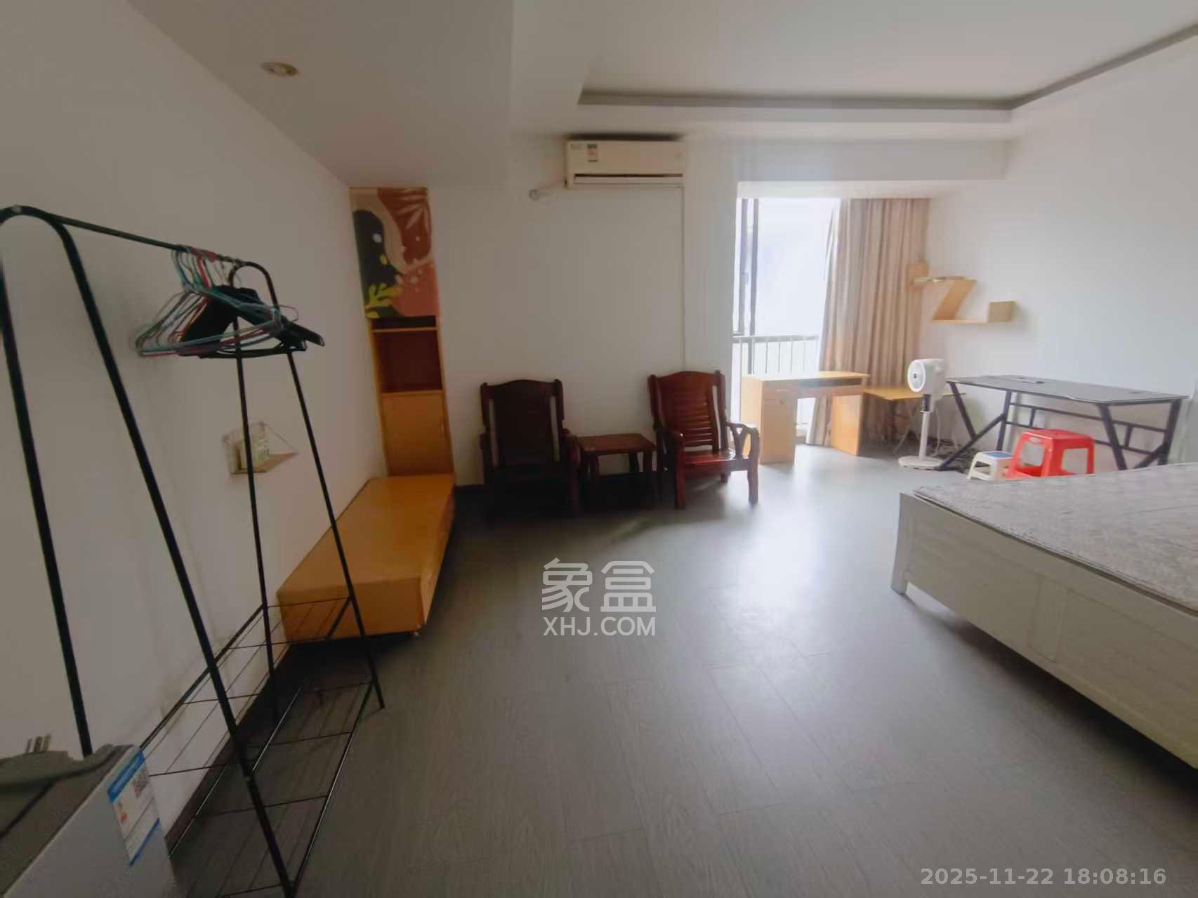 阳光100二期  1室1厅1卫    1300.0元/月室内图