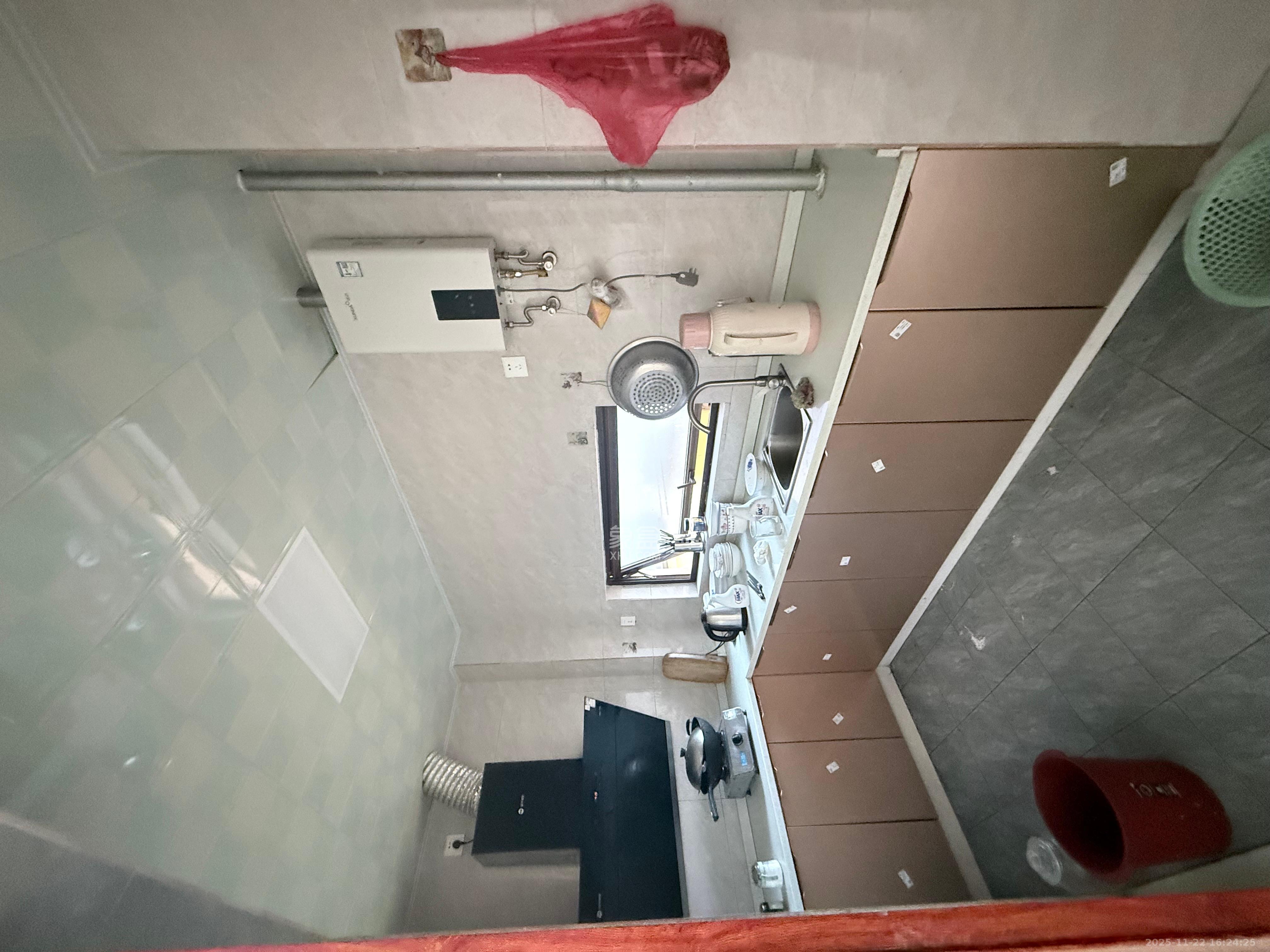 保利城(中航城国际社区、郡原美村) 3室2厅2卫 2200.0元/月 保利城(中航城国际社区、郡原美村) 3室2厅2卫 2200.0元/月室内图