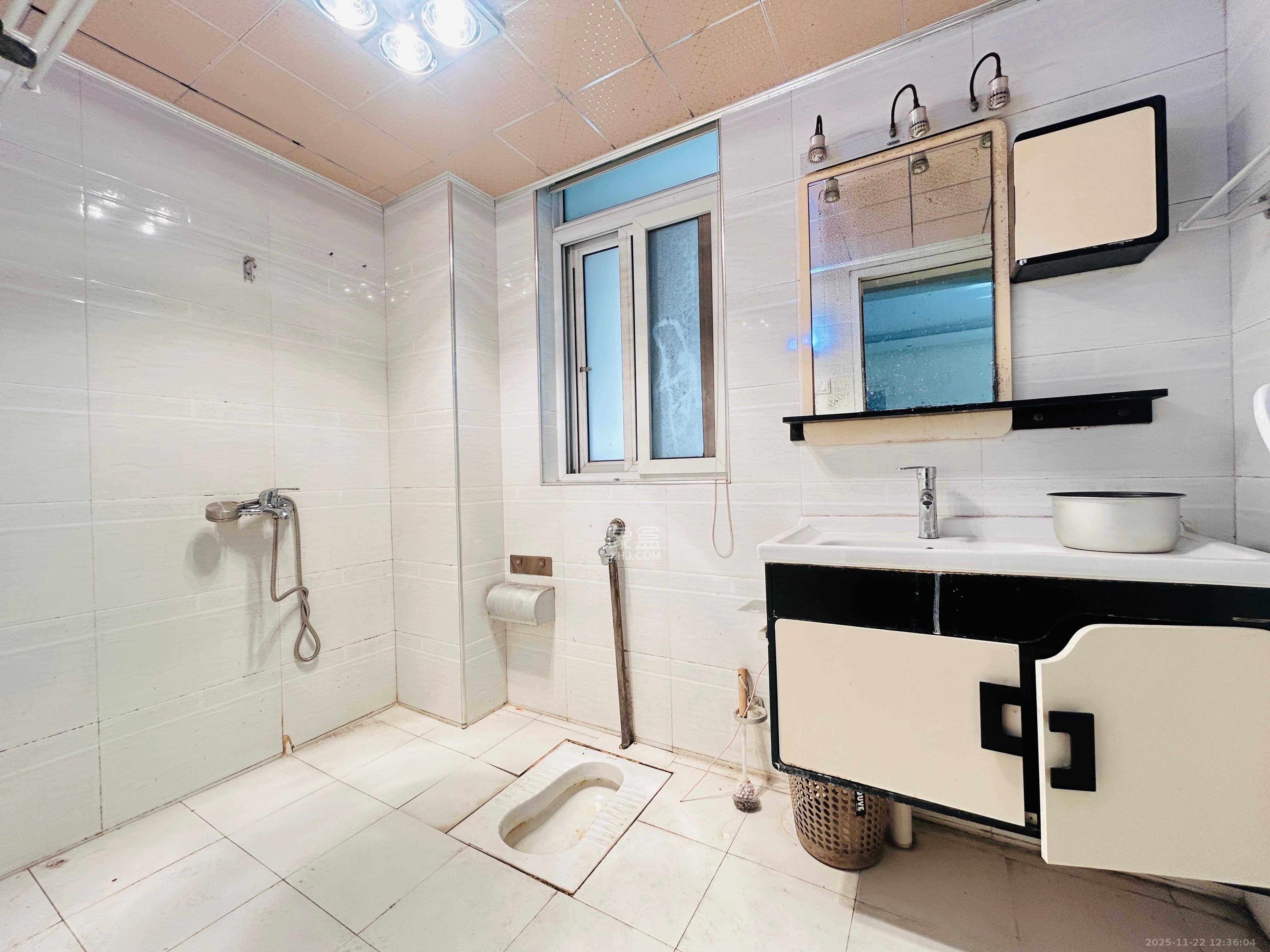 中房F联邦  3室2厅1卫    2700.0元/月室内图