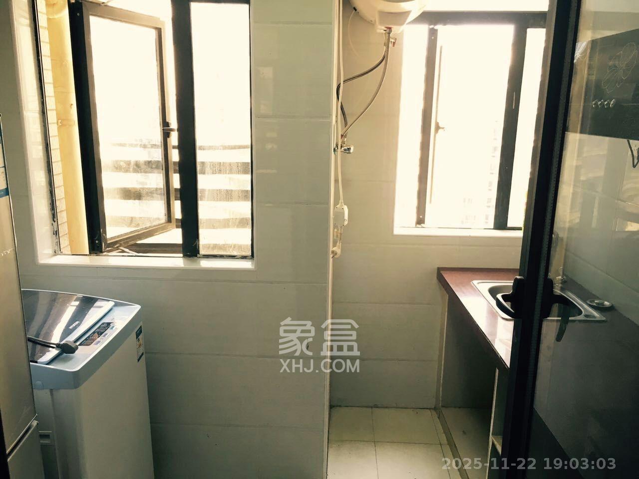 保利麓谷林语I区  1室1厅1卫    1300.0元/月室内图