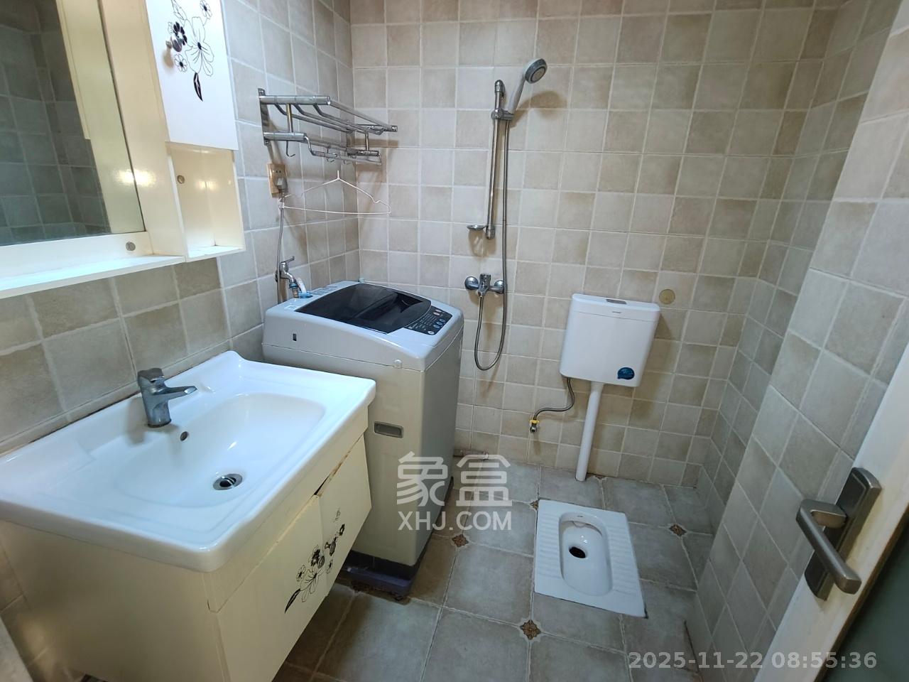 国储电脑城  1室1厅1卫    1600.0元/月室内图