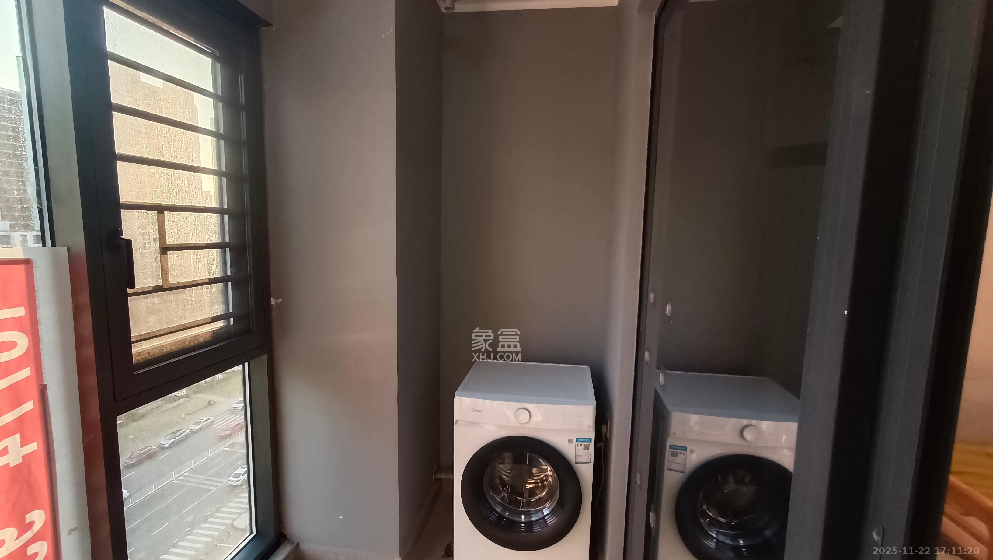 中海阅麓山二期  3室2厅2卫    3200.0元/月室内图