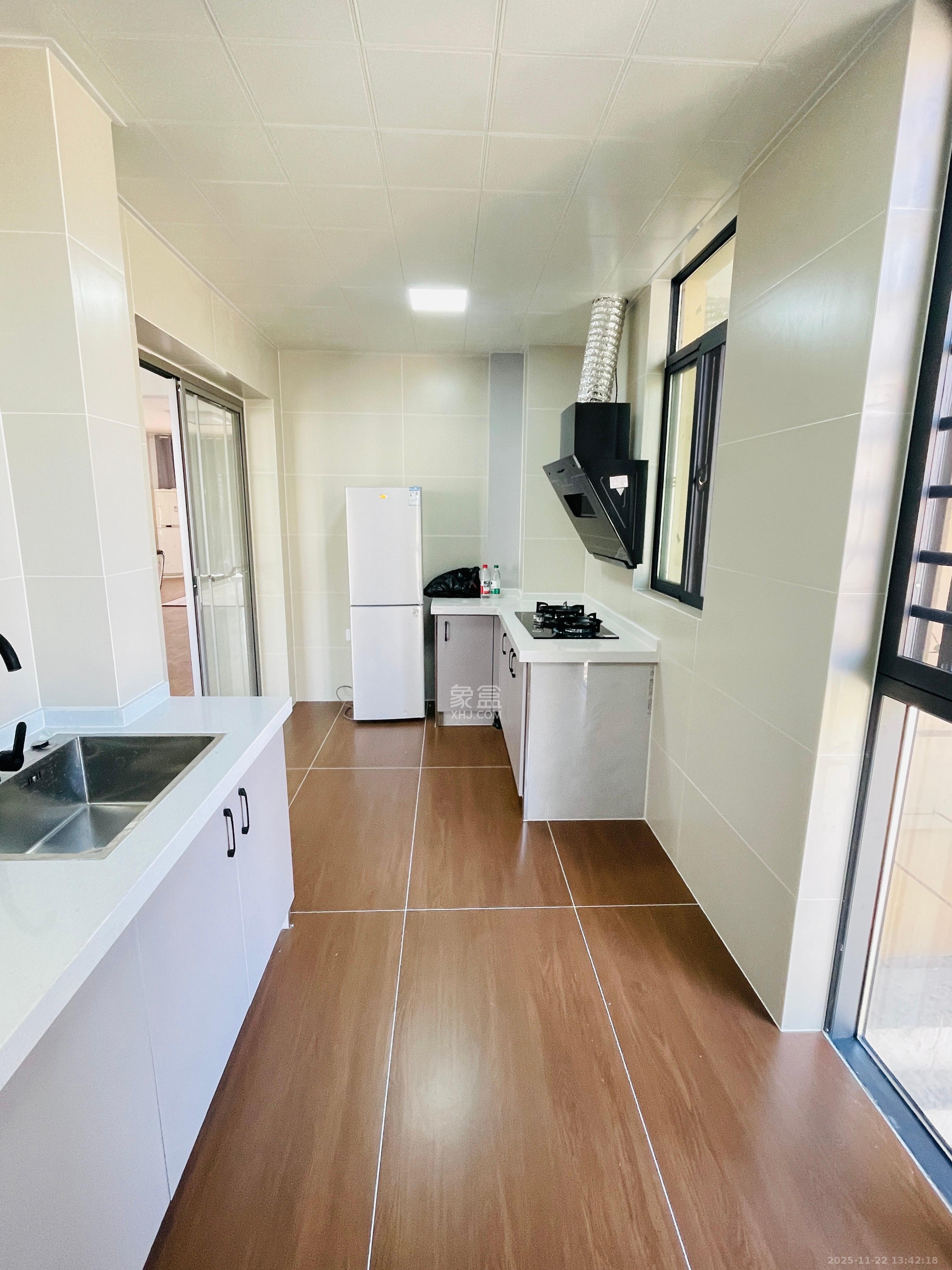 勤诚达新界 5室2厅2卫 3000.0元/月 勤诚达新界 5室2厅2卫 3000.0元/月室内图