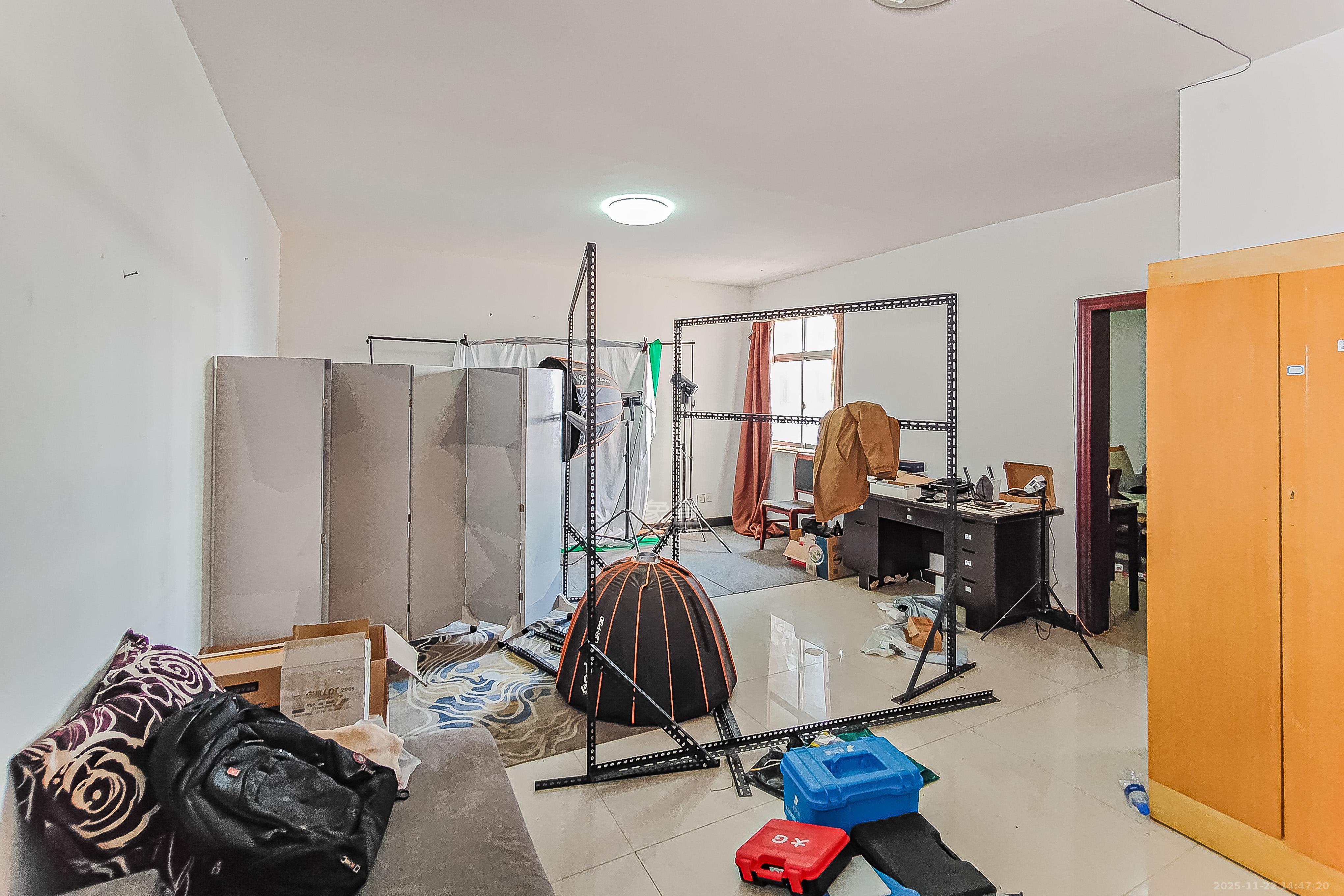 景泰雅苑(景江融城) 2室2厅1卫 98.0万 景泰雅苑(景江融城) 2室2厅1卫 98.0万客厅