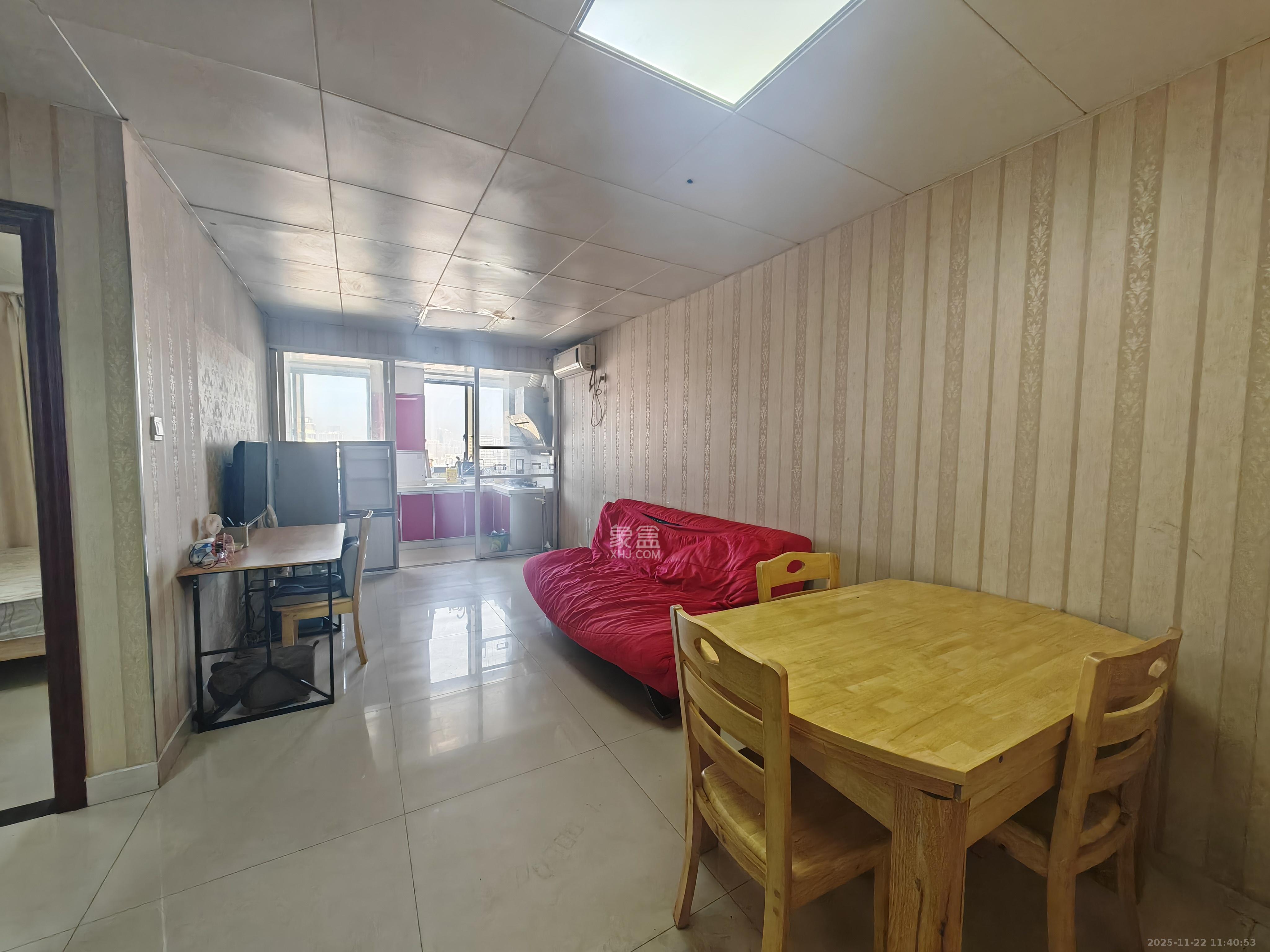 东方芙蓉  2室2厅1卫    1500.0元/月