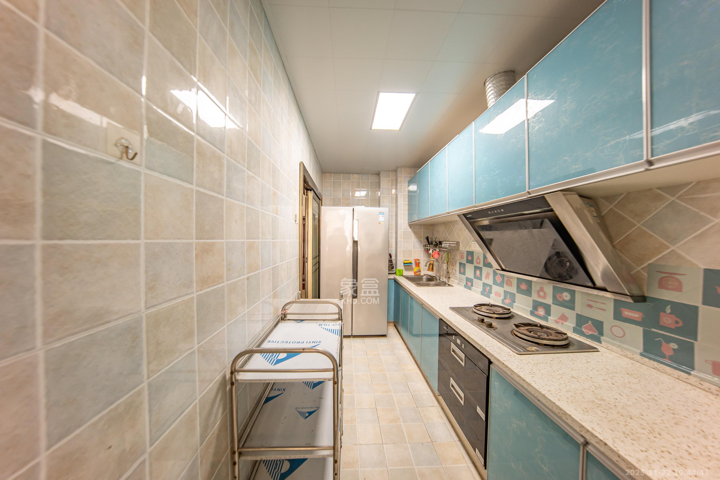 枫华府第  3室2厅2卫    58.0万厨房