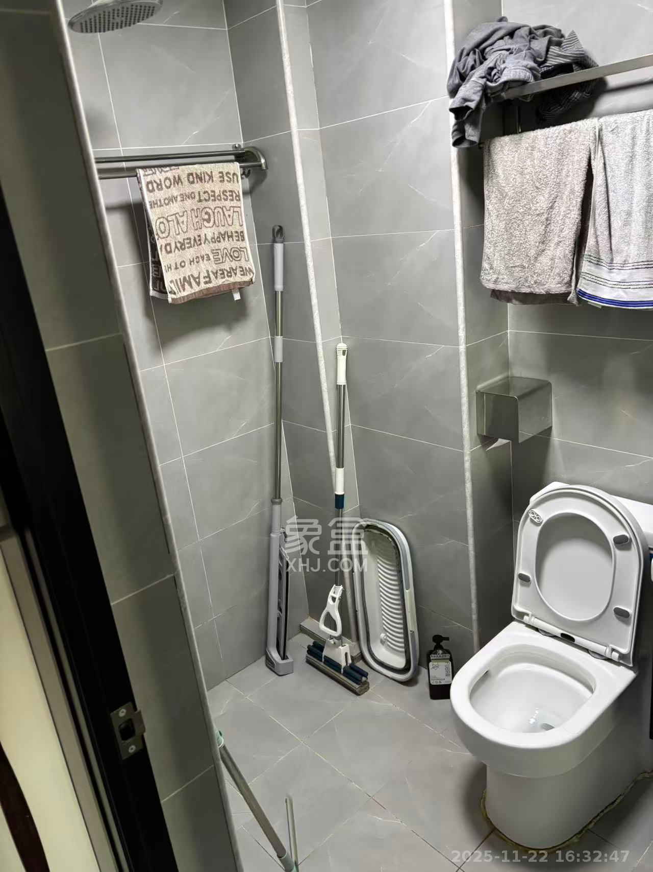 东盈商业广场(华泉城市广场) 1室1厅1卫 1700.0元/月 东盈商业广场(华泉城市广场) 1室1厅1卫 1700.0元/月室内图