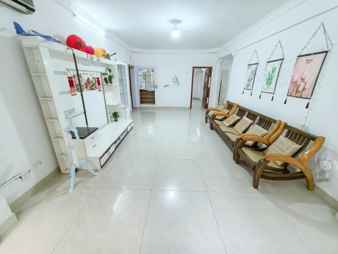 海口市公安局金龙宿舍区  3室2厅1卫    2300.0元/月户型图