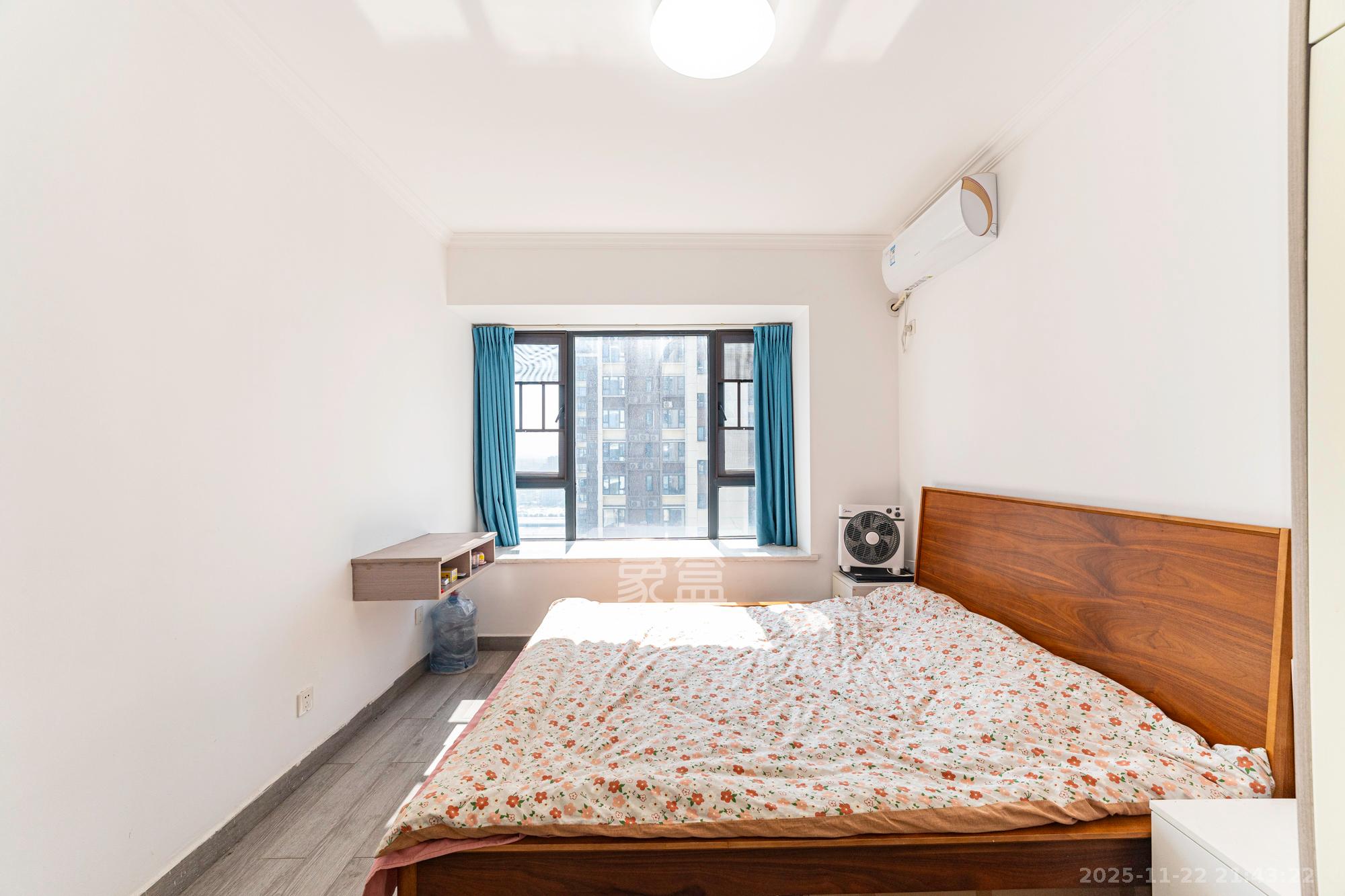 华远海蓝郡 3室2厅1卫 54.0万 华远海蓝郡 3室2厅1卫 54.0万卧室