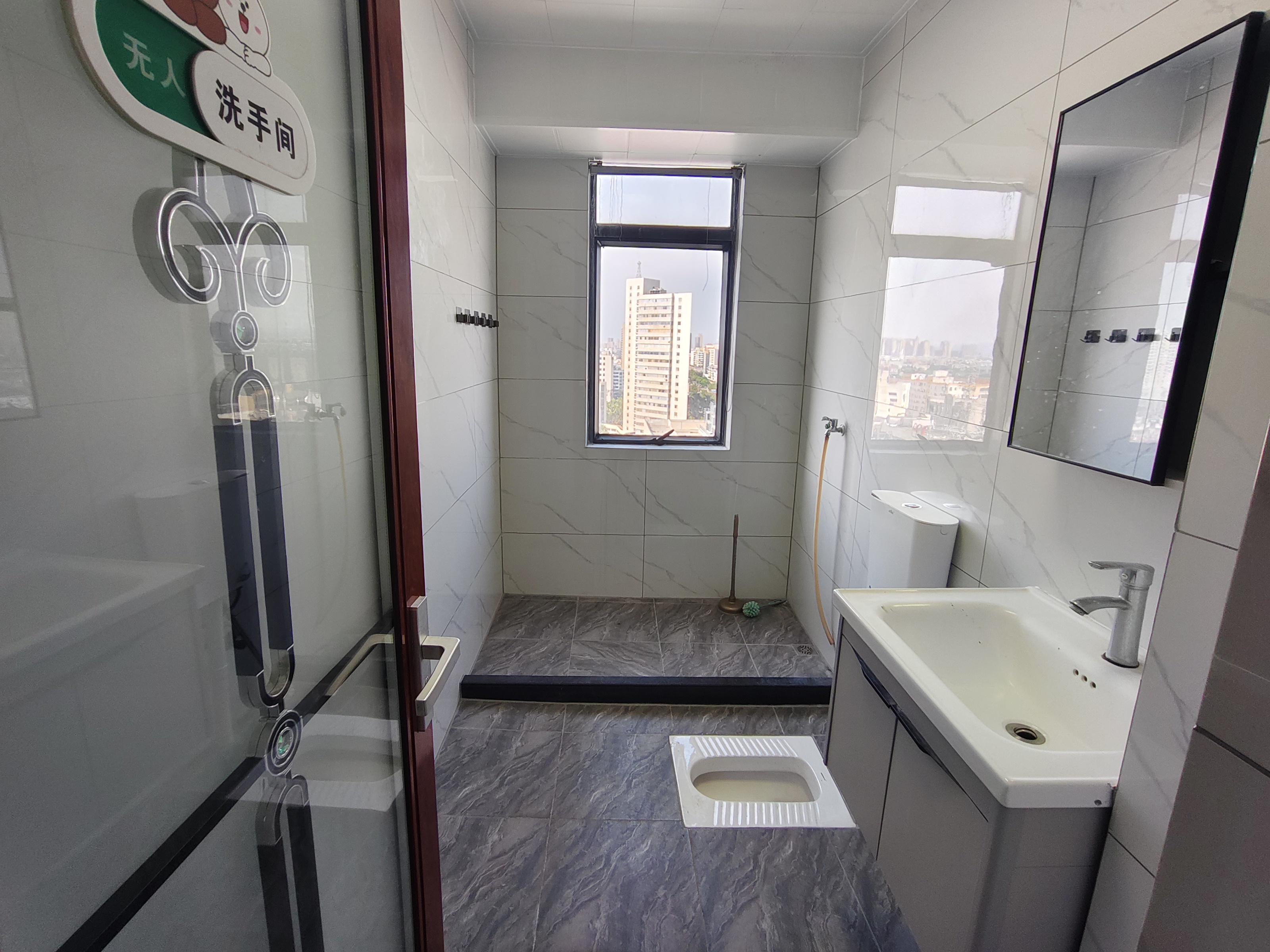 汇水湾  4室2厅2卫    3500.0元/月室内图