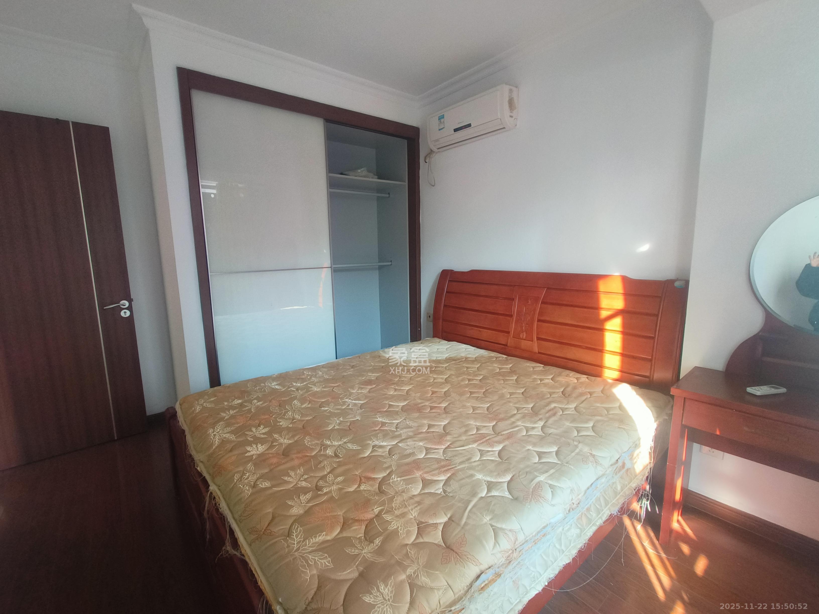 万科城 3室2厅1卫 2500.0元/月 万科城 3室2厅1卫 2500.0元/月室内图