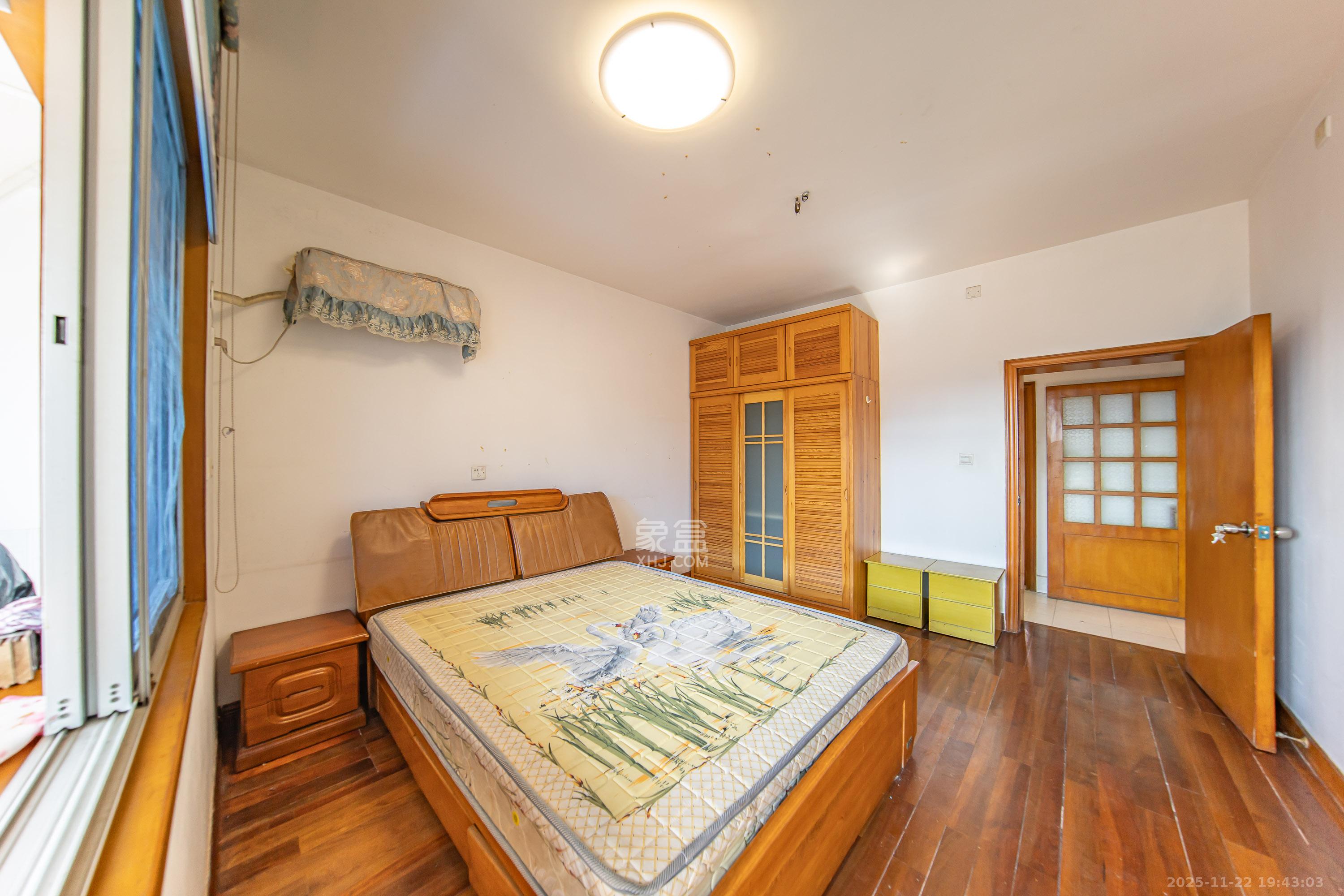 高家坪住宅新区  1室0厅0卫    132.8万卧室