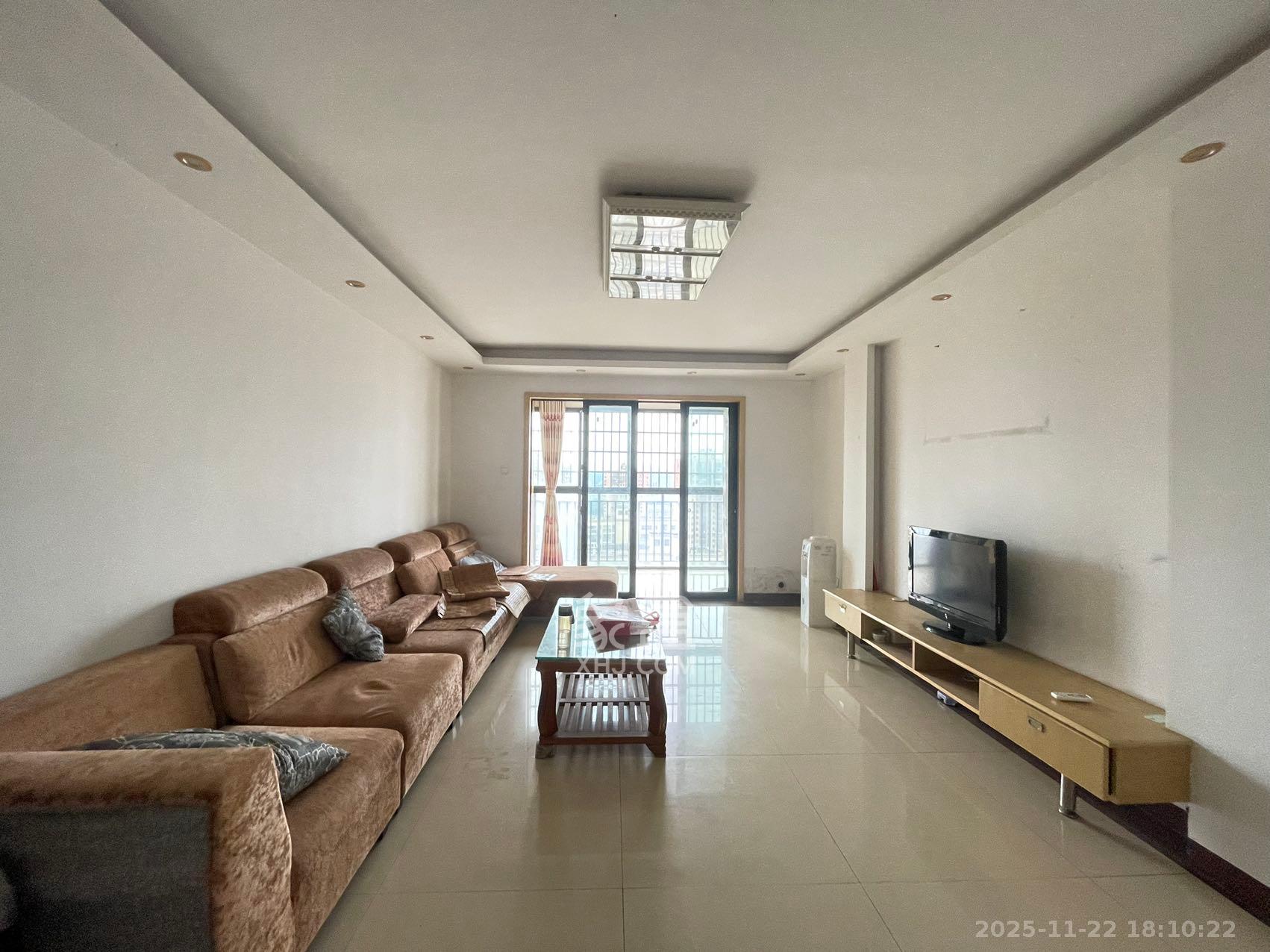 诚兴园  3室2厅2卫    2100.0元/月