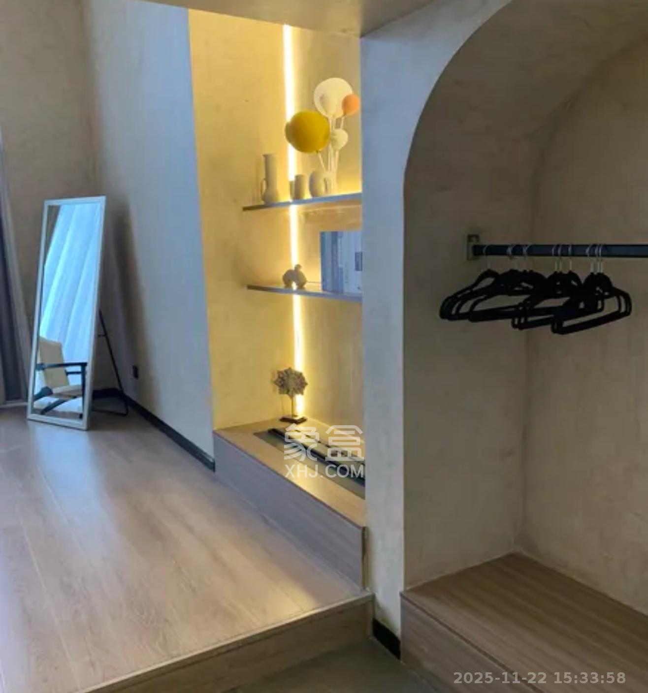 藏珑湖上公馆  1室1厅1卫    2580.0元/月