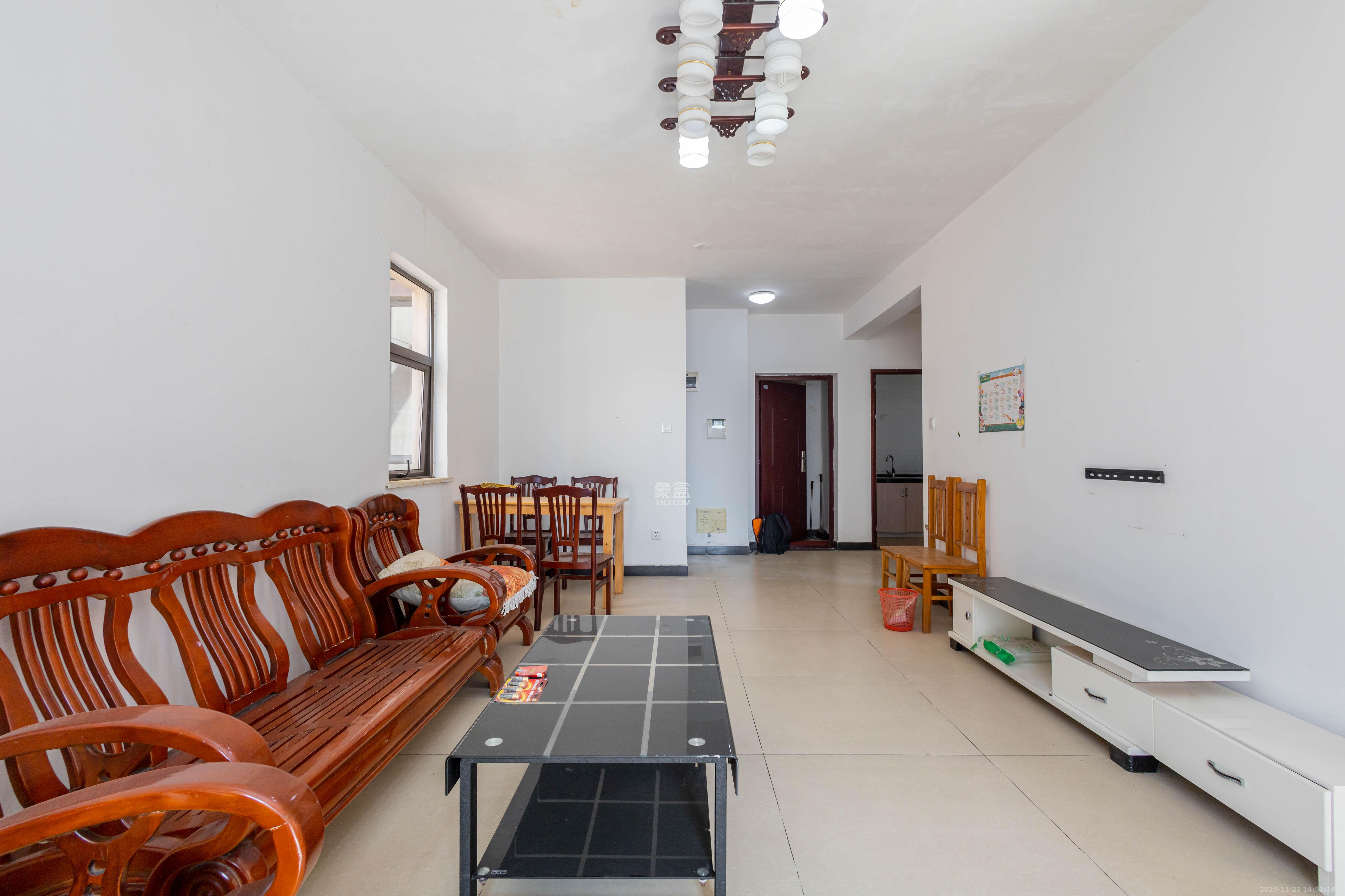 旭辉华庭 1室2厅1卫 62.0万 旭辉华庭 1室2厅1卫 62.0万客厅