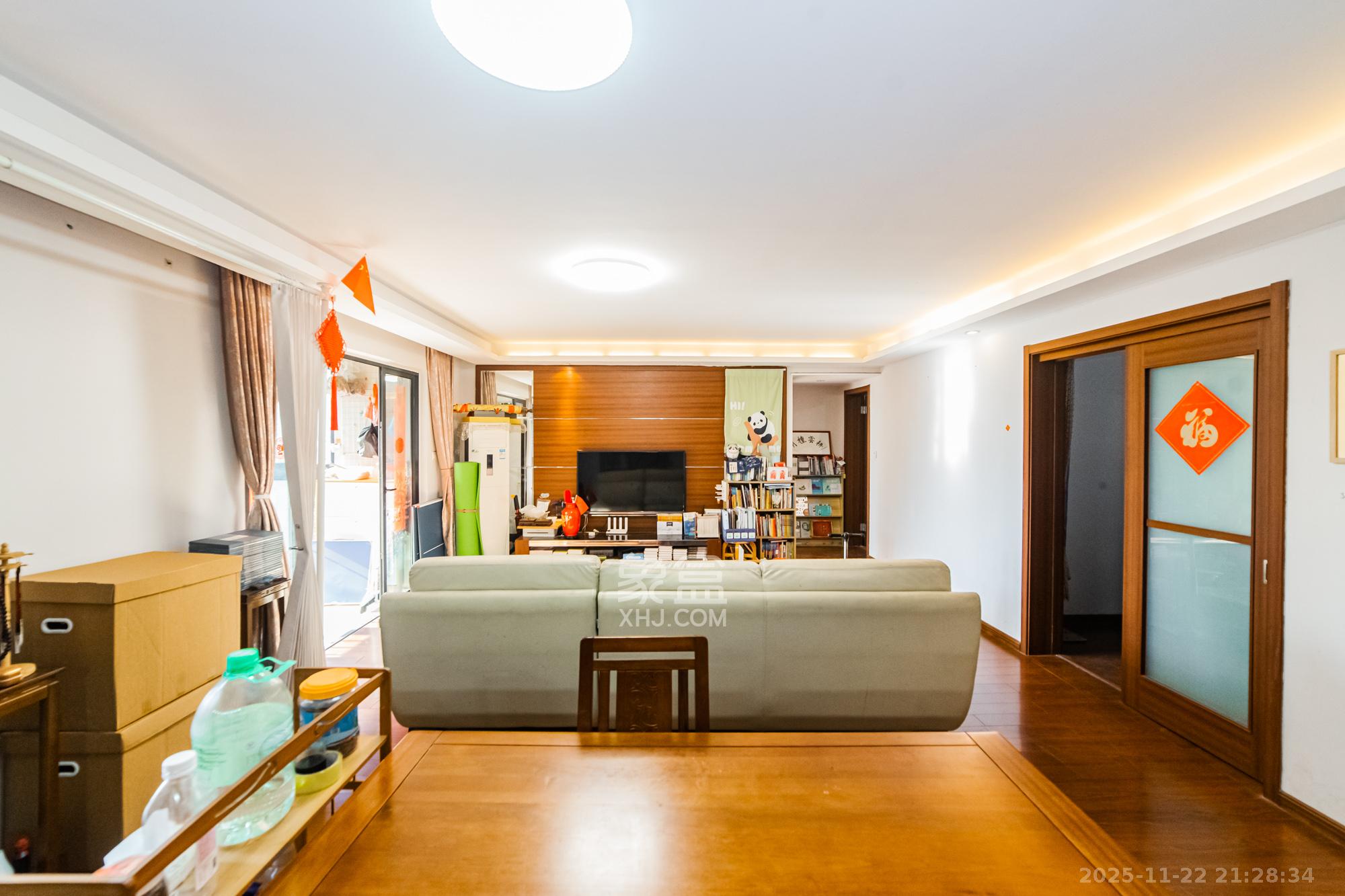 万科城  3室2厅2卫    102.0万