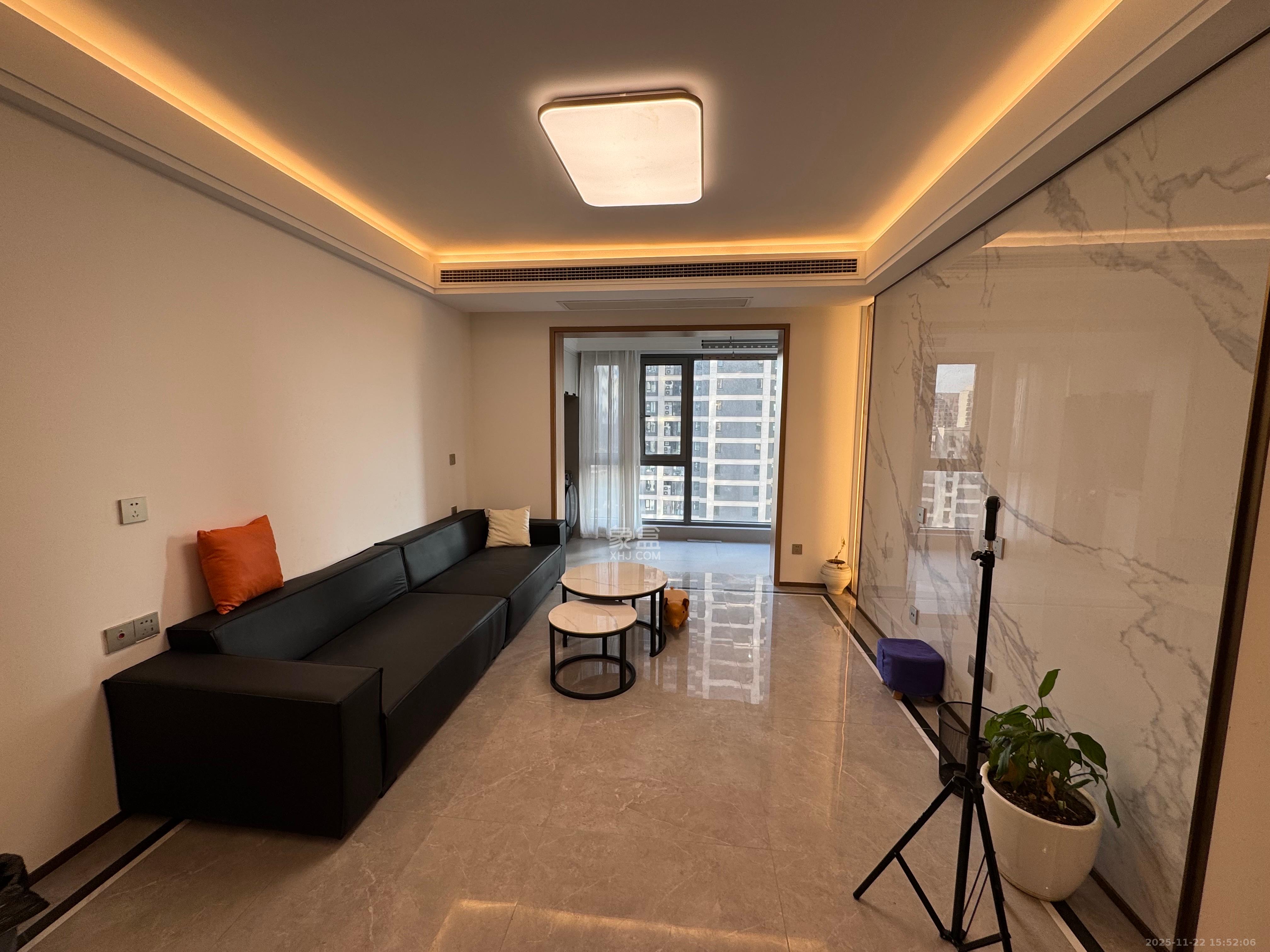 东原麓印长江B区  3室2厅2卫    3500.0元/月室内图