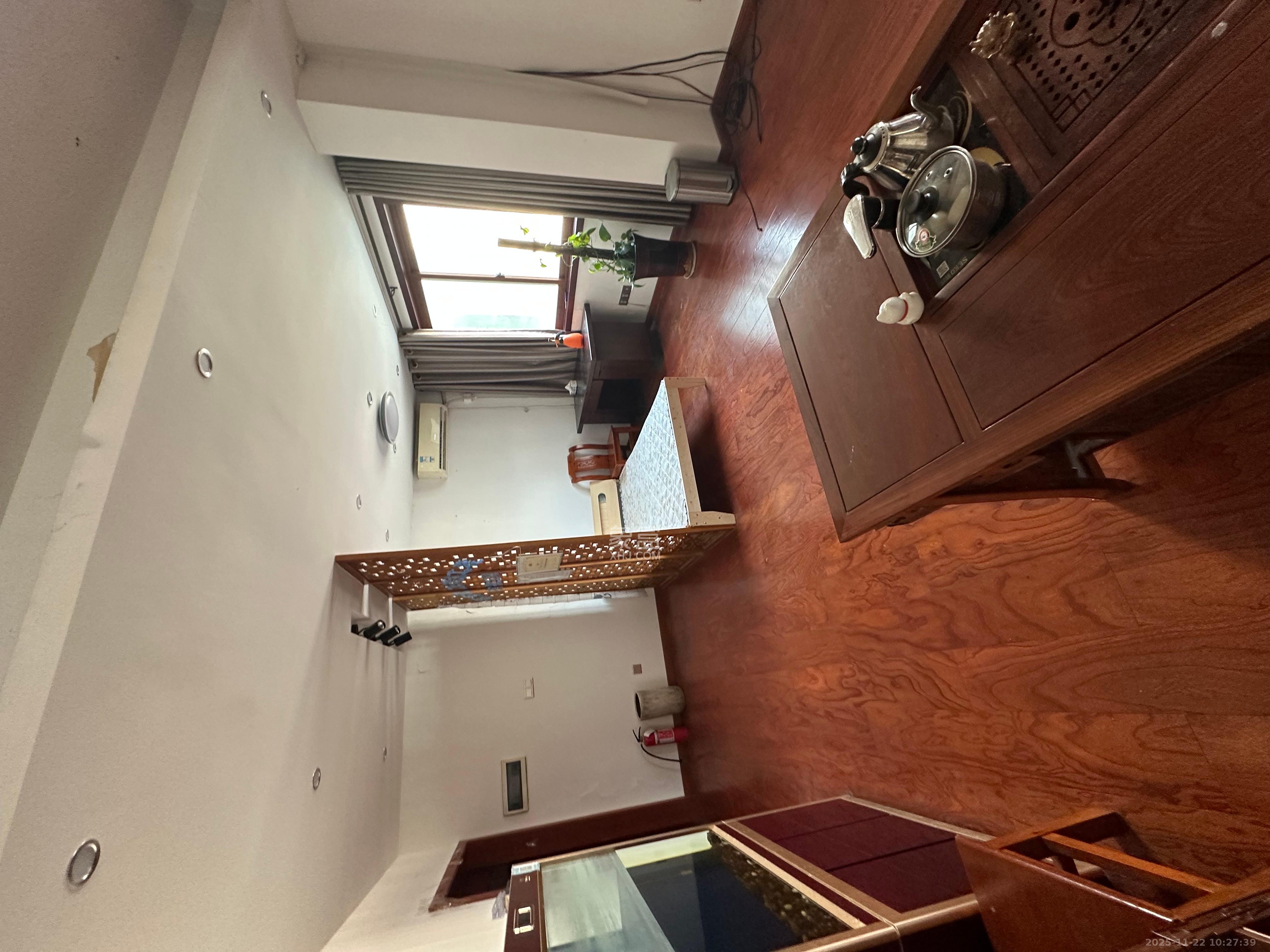 银海大厦  3室2厅1卫    3500.0元/月