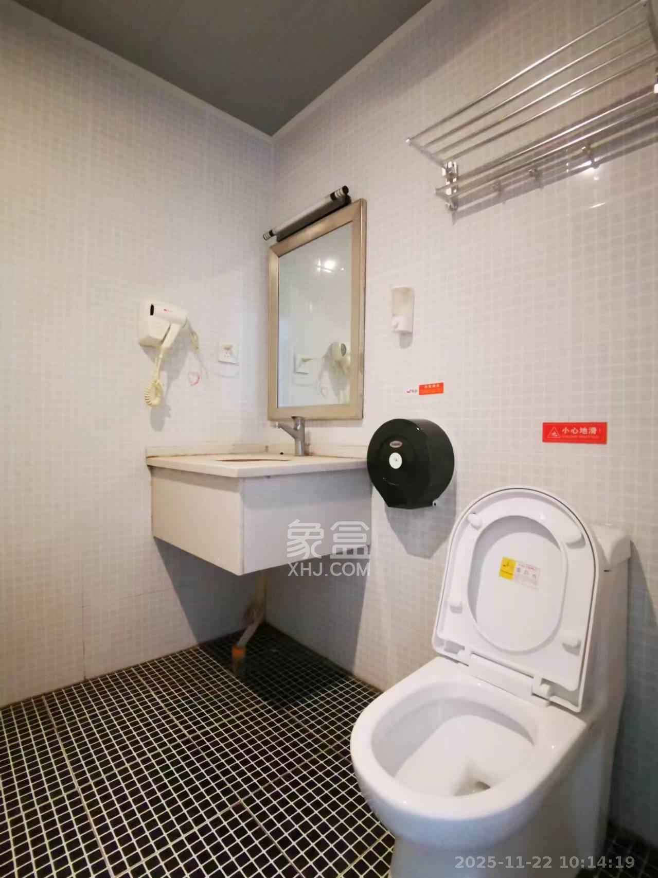 奥克斯广场 1室1厅1卫 1800.0元/月 奥克斯广场 1室1厅1卫 1800.0元/月室内图