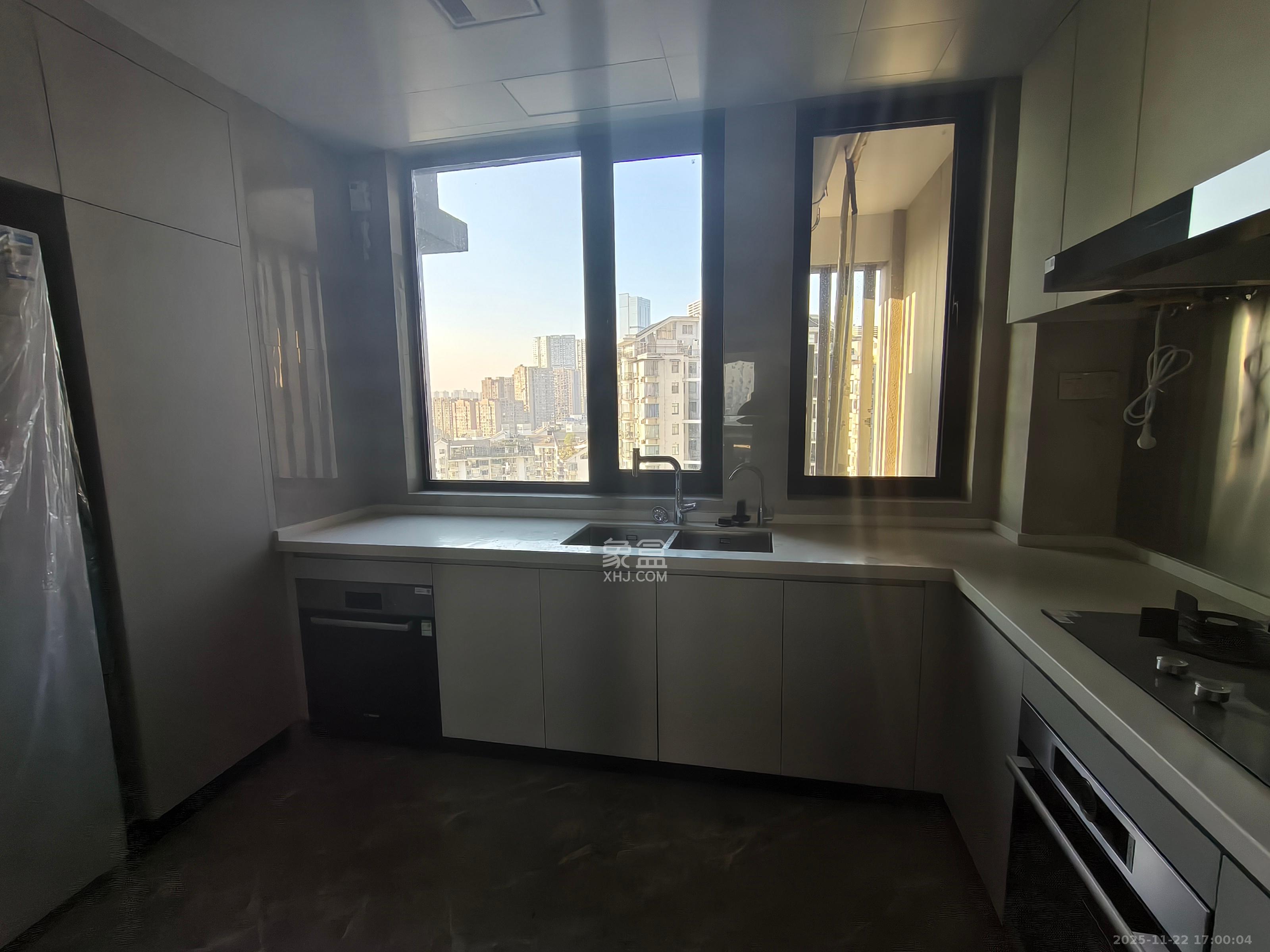 江山印 4室2厅3卫 16000.0元/月 江山印 4室2厅3卫 16000.0元/月室内图