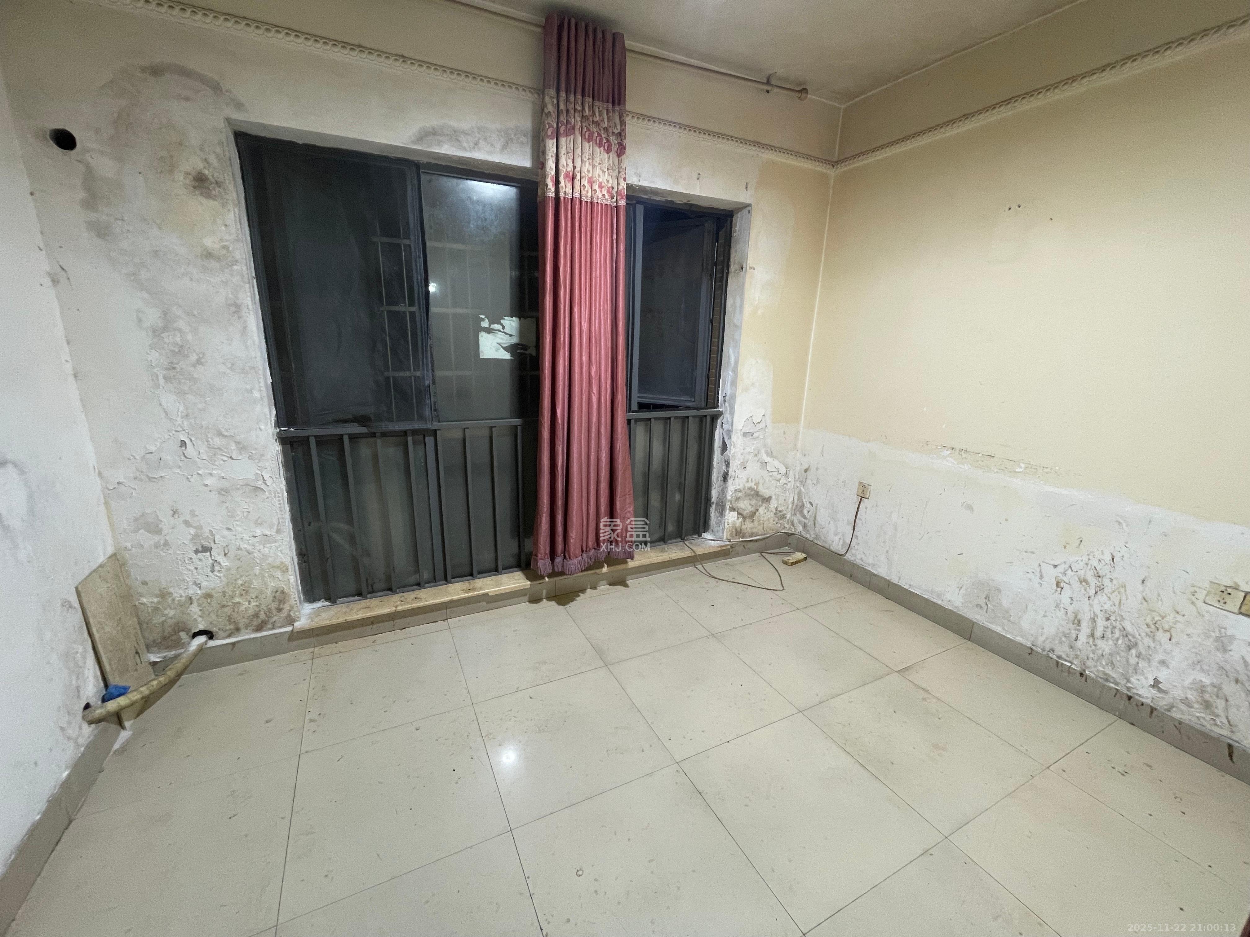 中城丽景香山园 3室2厅2卫 3900.0元/月 中城丽景香山园 3室2厅2卫 3900.0元/月室内图