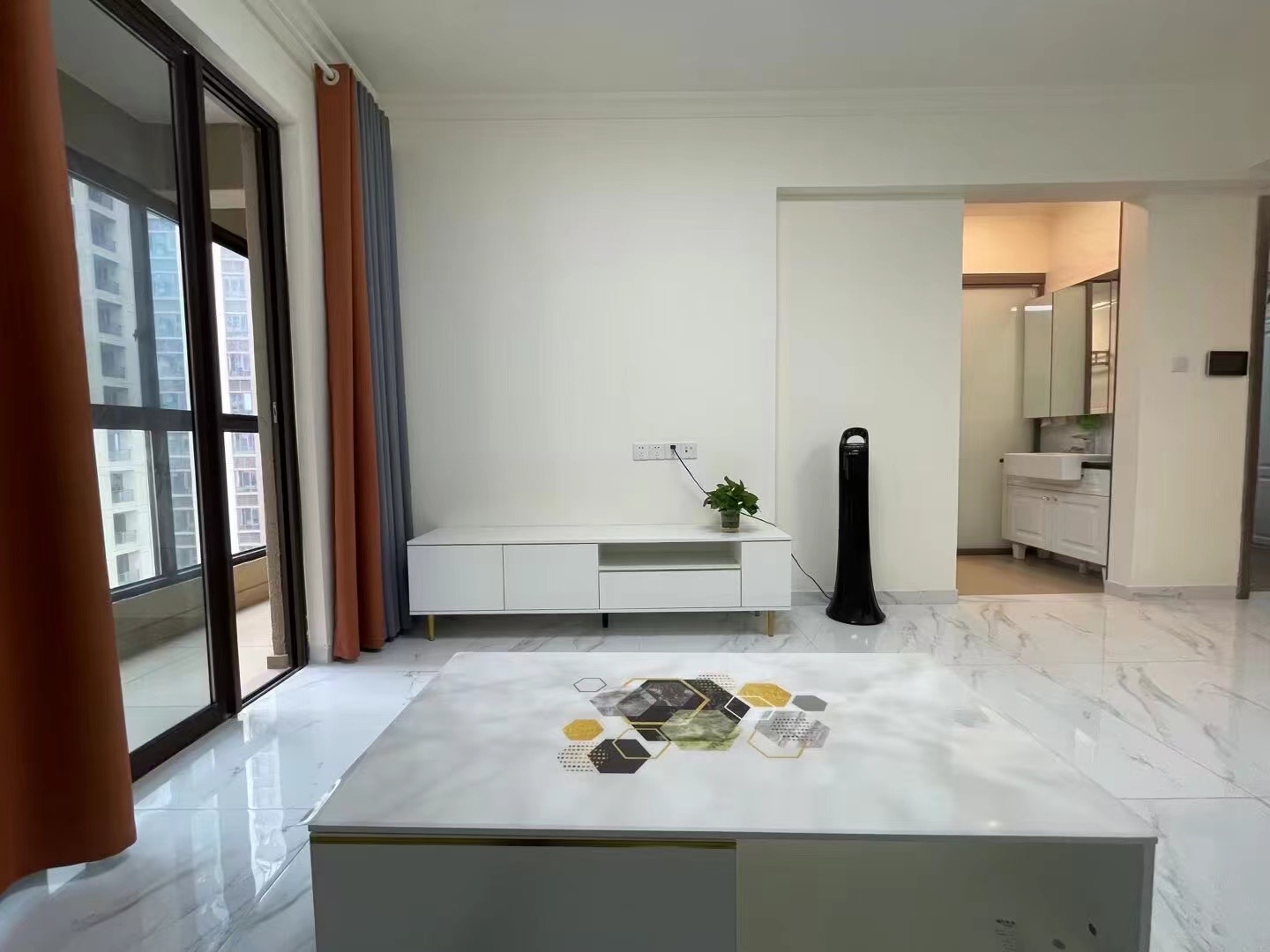 华耀碧桂园十里江湾誉峯 2室1厅1卫 1700.0元/月 华耀碧桂园十里江湾誉峯 2室1厅1卫 1700.0元/月室内图