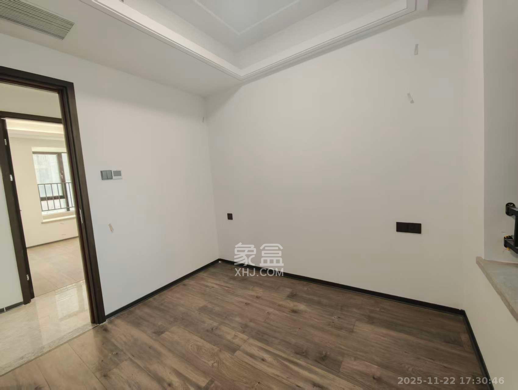 荣盛锦绣学府  3室2厅2卫    2200.0元/月室内图