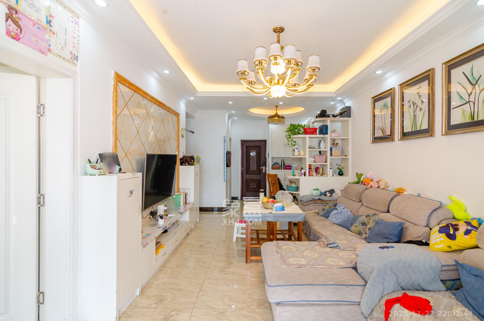 新华联梦想城  3室2厅1卫    58.8万客厅