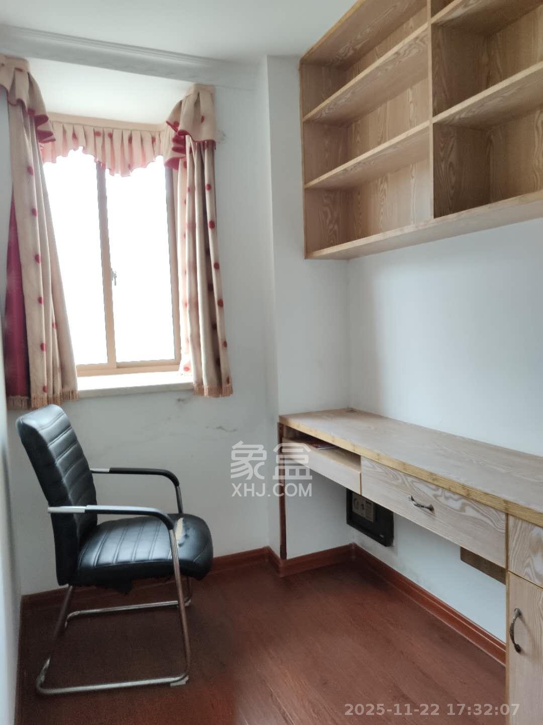 四季星城  3室2厅1卫    1900.0元/月室内图