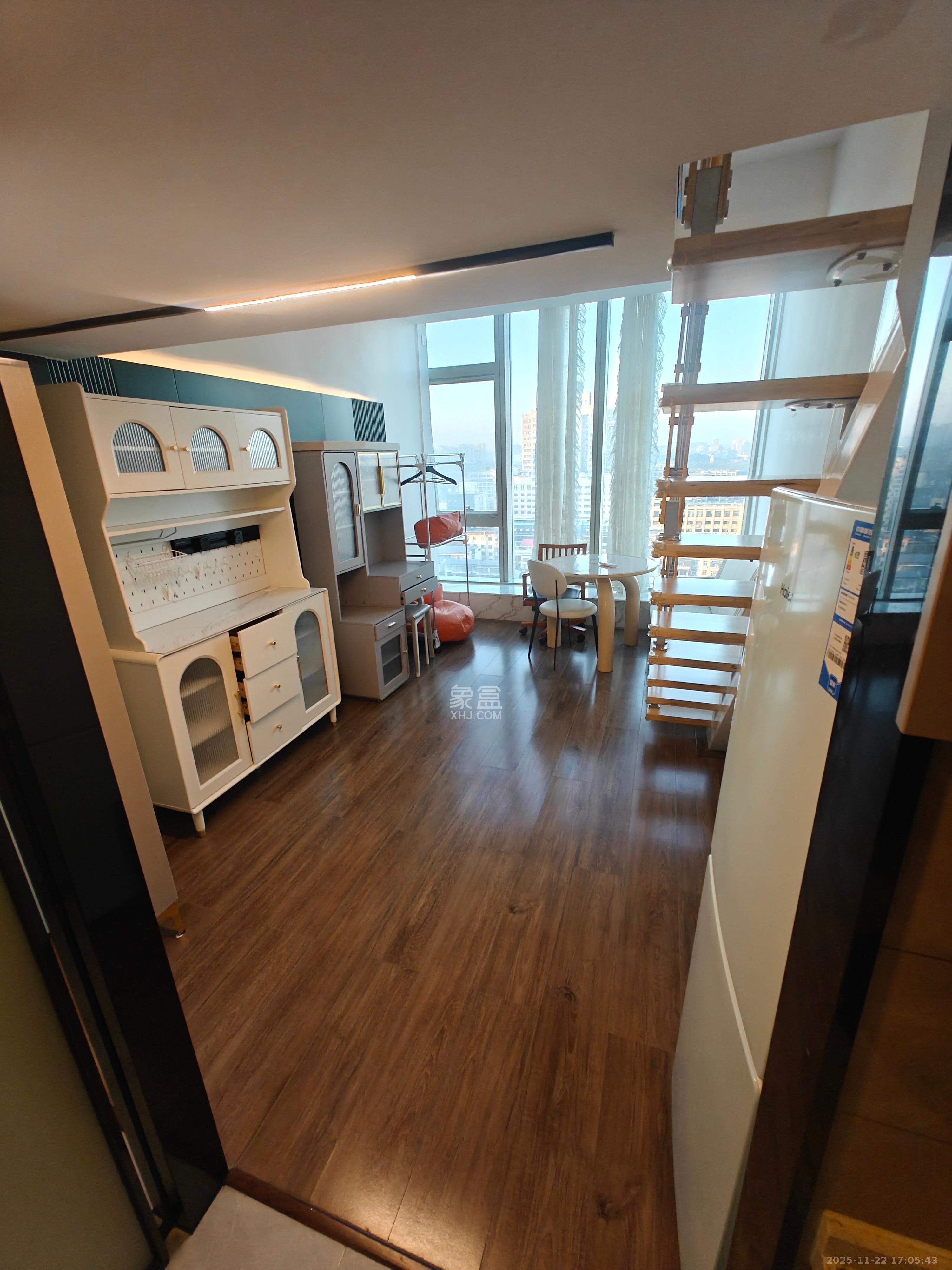 敬天广场  1室1厅1卫    2300.0元/月