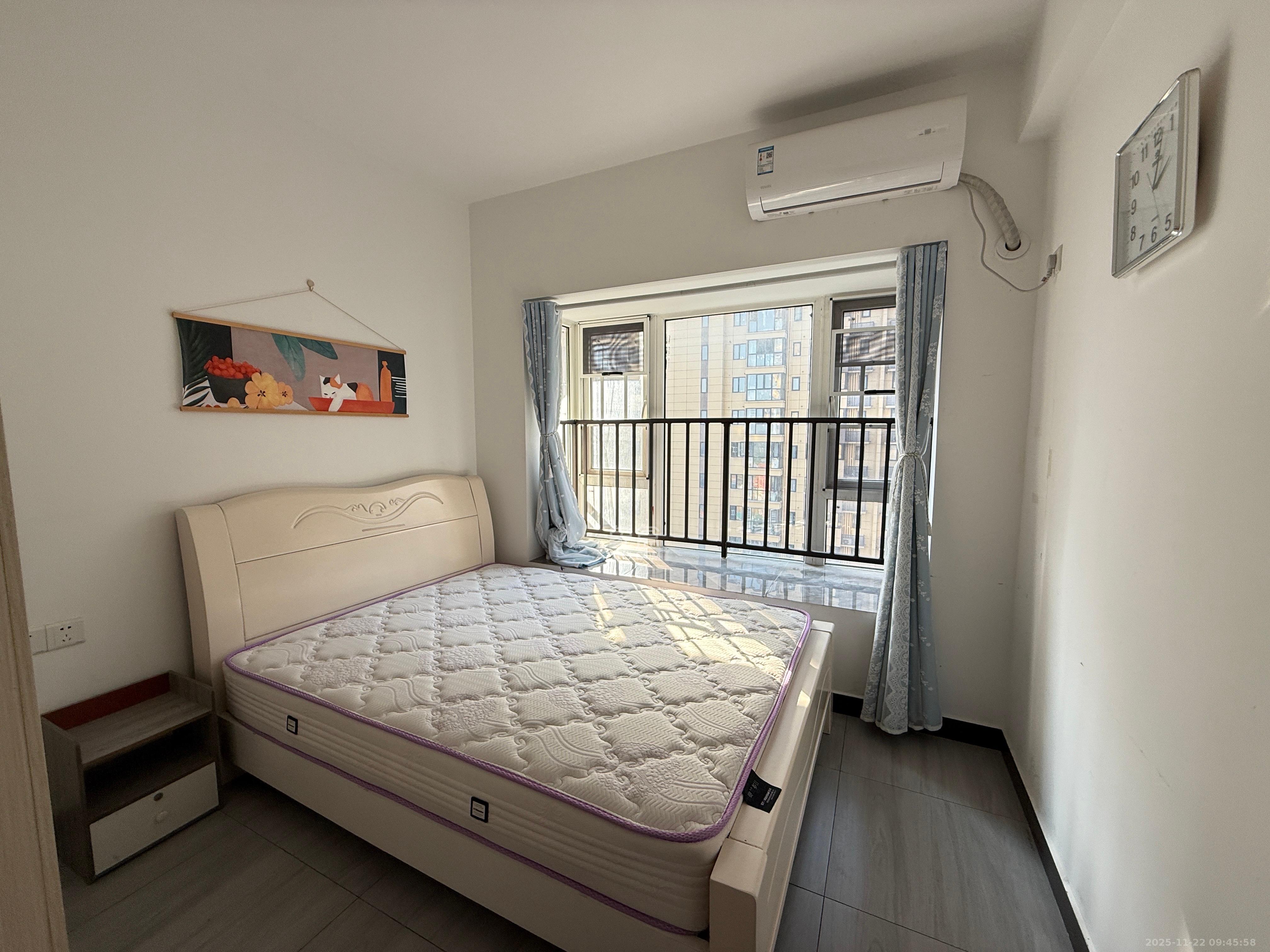 保利香槟国际  3室2厅1卫    2200.0元/月室内图