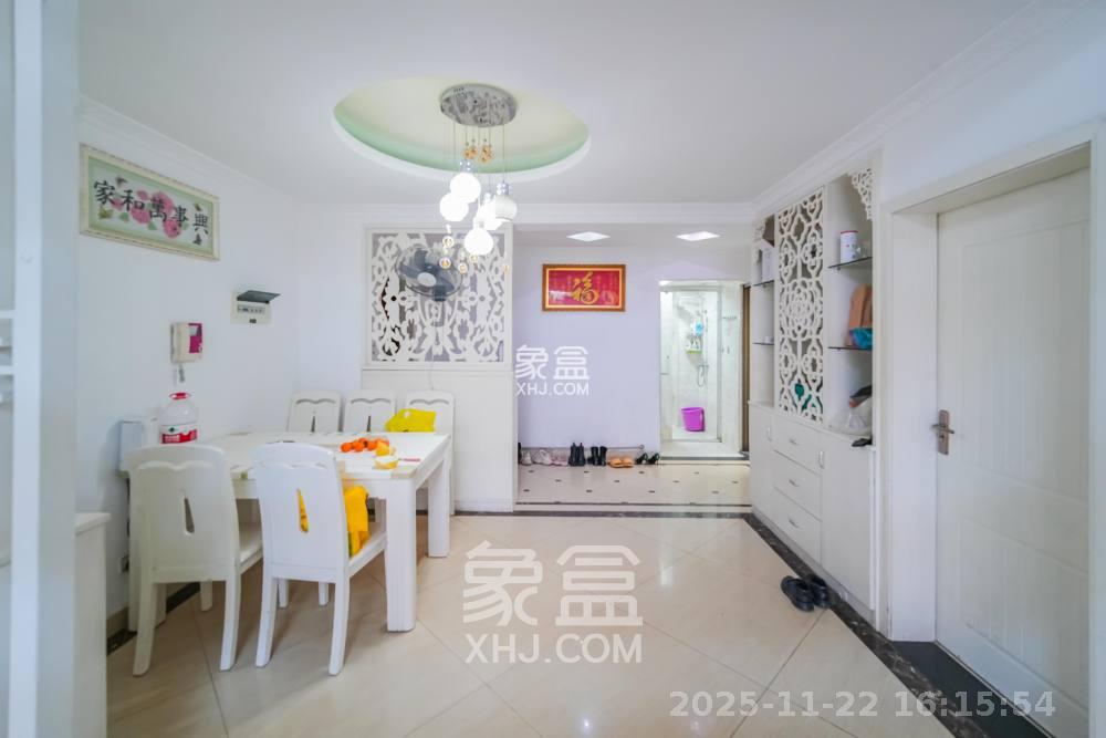 龙吉湾小区(龙瑞尚苑) 3室2厅2卫 2100.0元/月 龙吉湾小区(龙瑞尚苑) 3室2厅2卫 2100.0元/月室内图