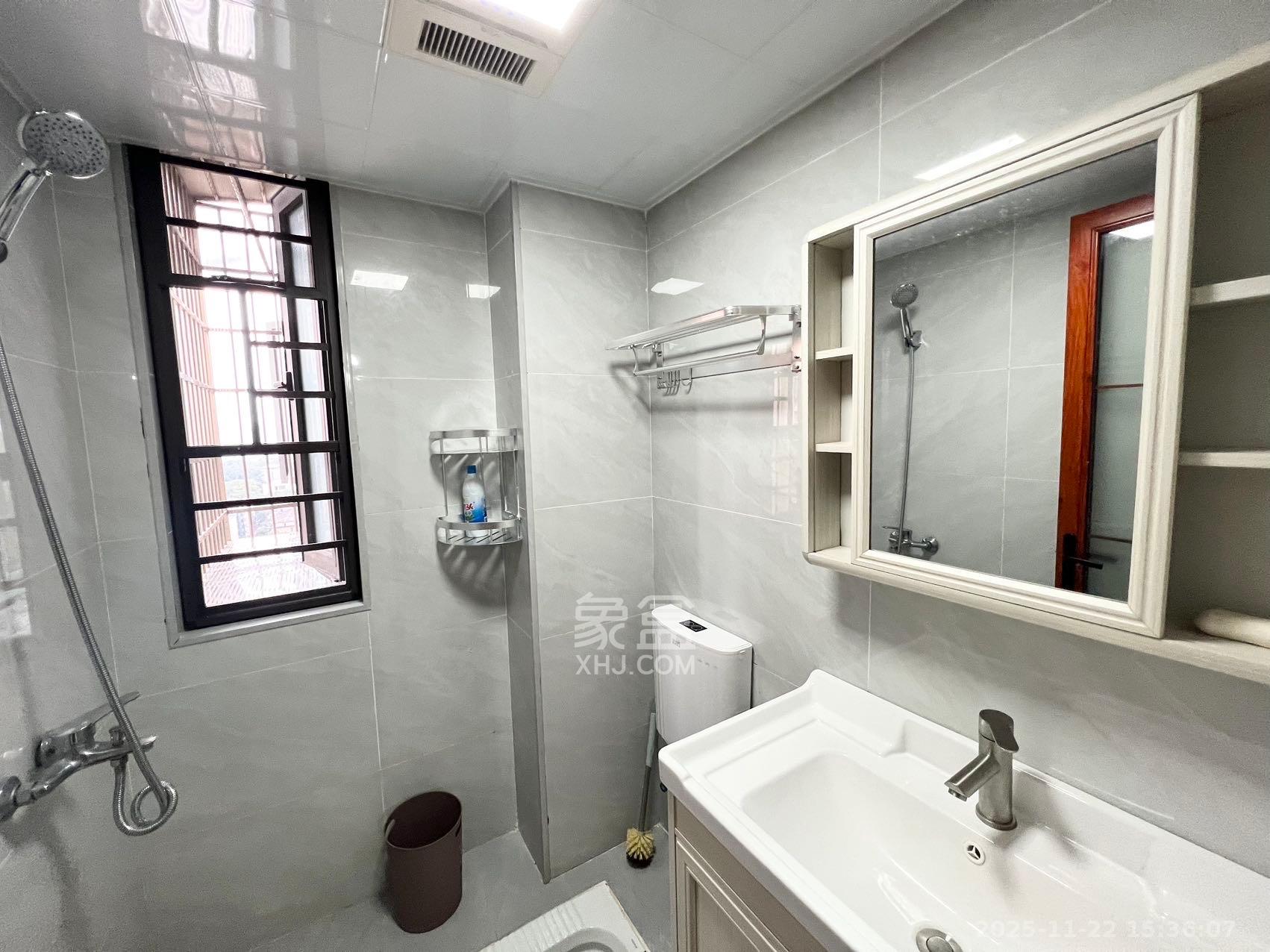 东合新苑  2室2厅1卫    2100.0元/月室内图