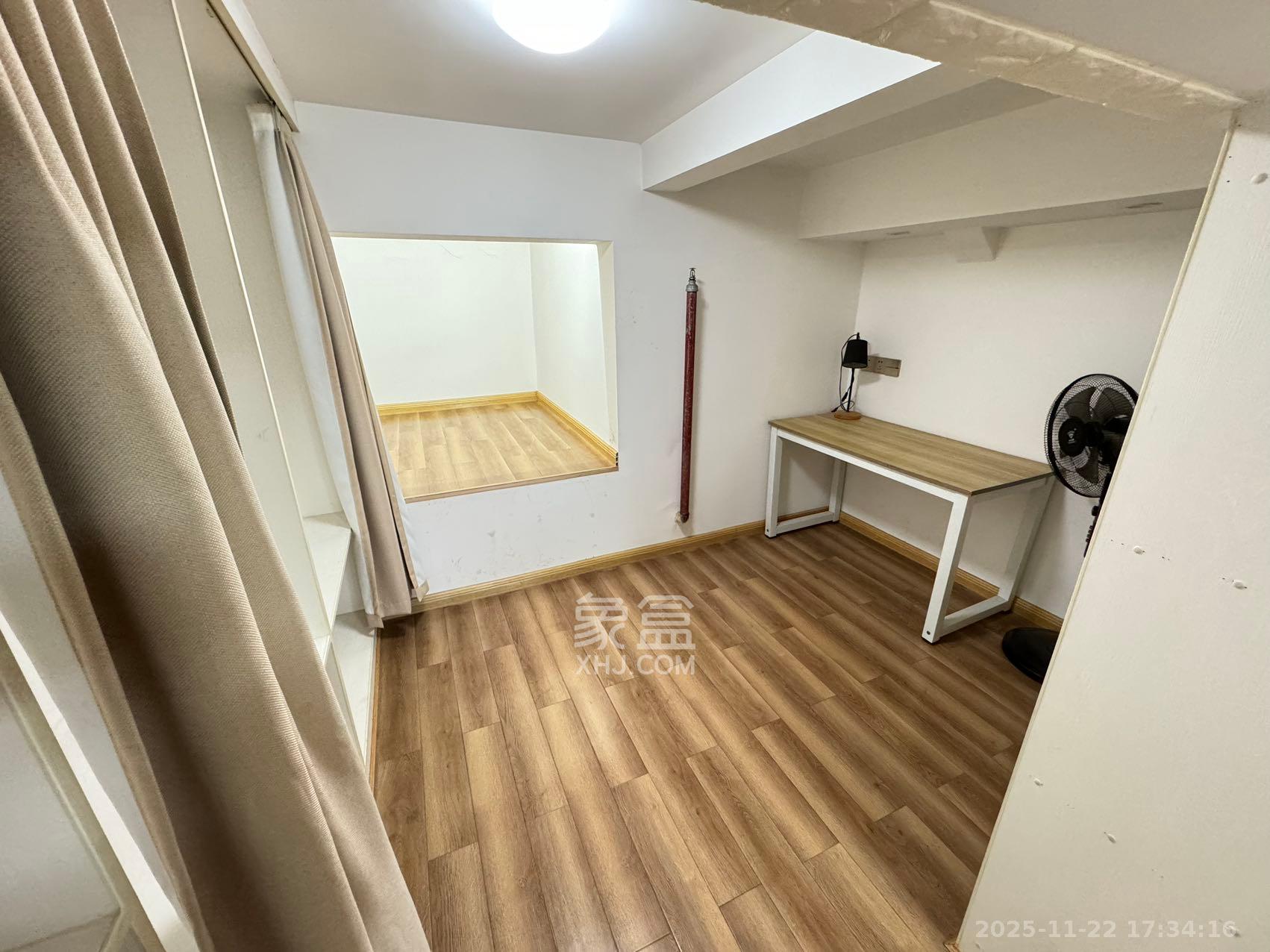 洋湖时代  1室1厅1卫    1300.0元/月室内图