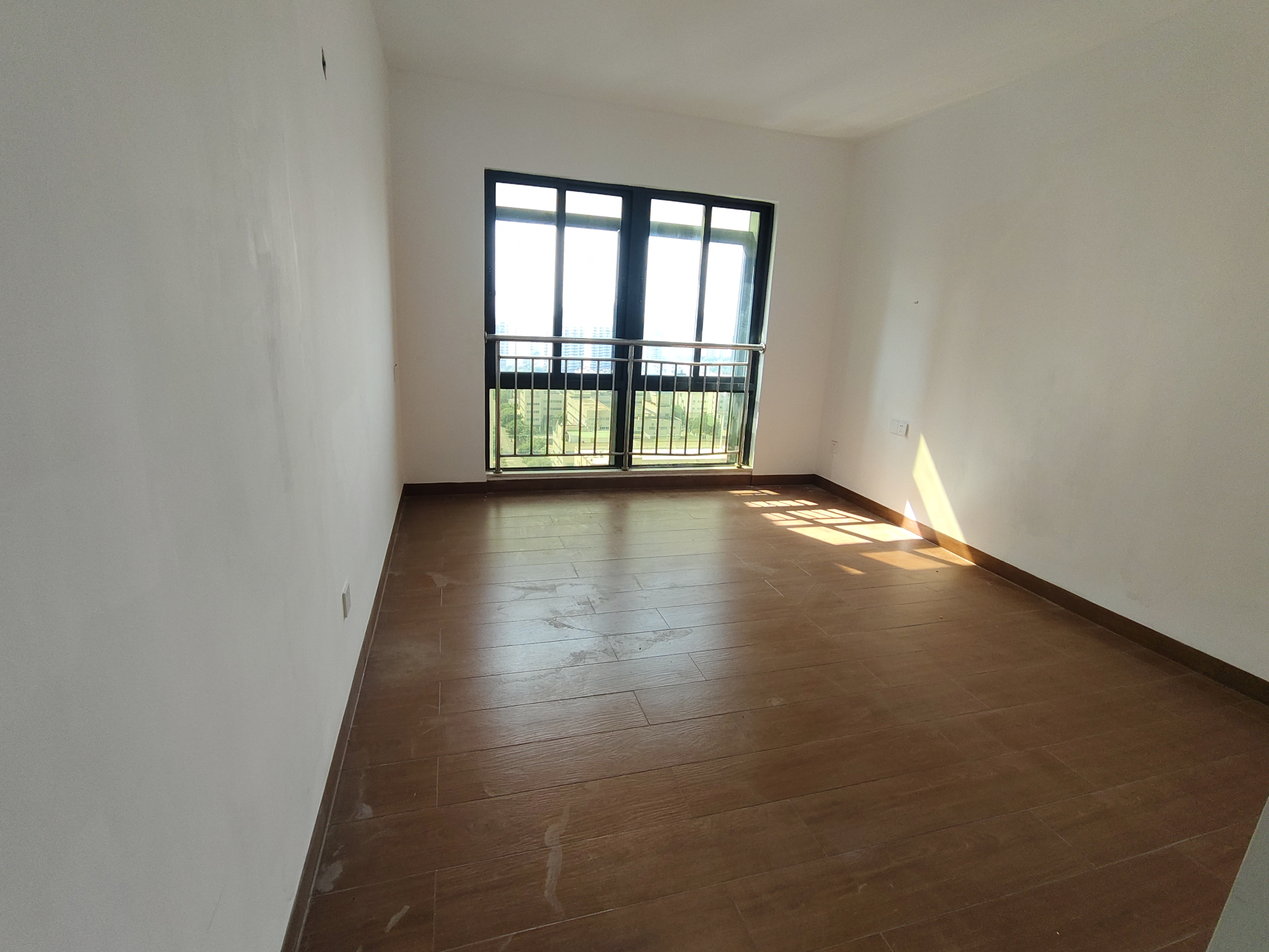 汇水湾  4室2厅2卫    3500.0元/月室内图