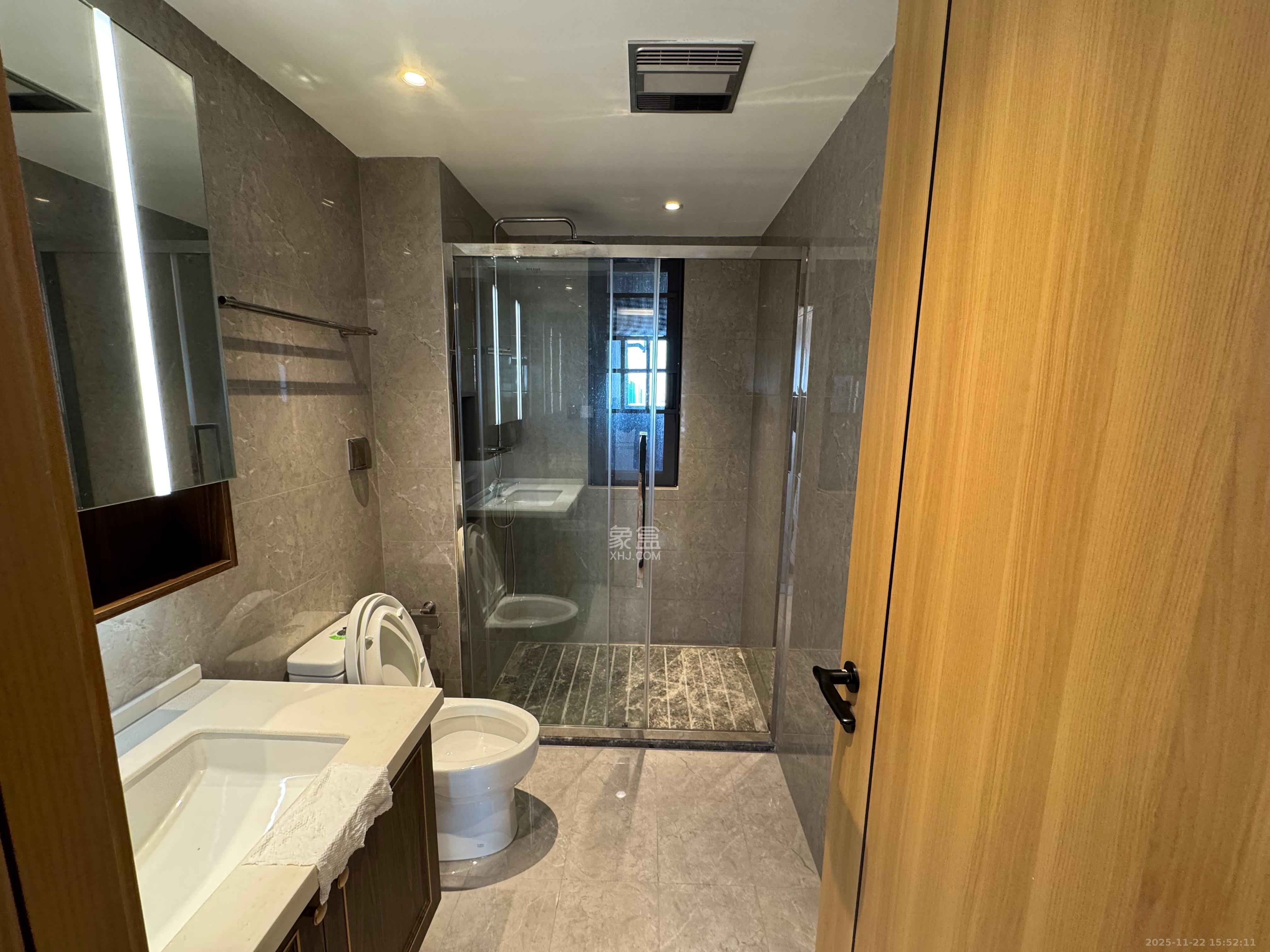 东原麓印长江B区  3室2厅2卫    3500.0元/月室内图