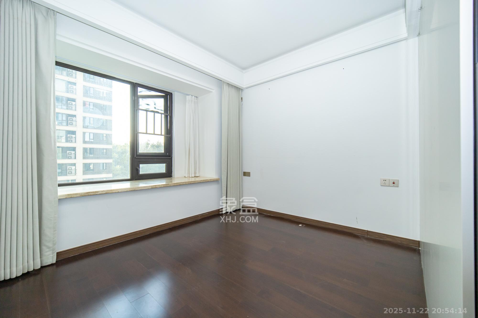 东原麓印长江B区 3室2厅1卫 125.0万 东原麓印长江B区 3室2厅1卫 125.0万卧室