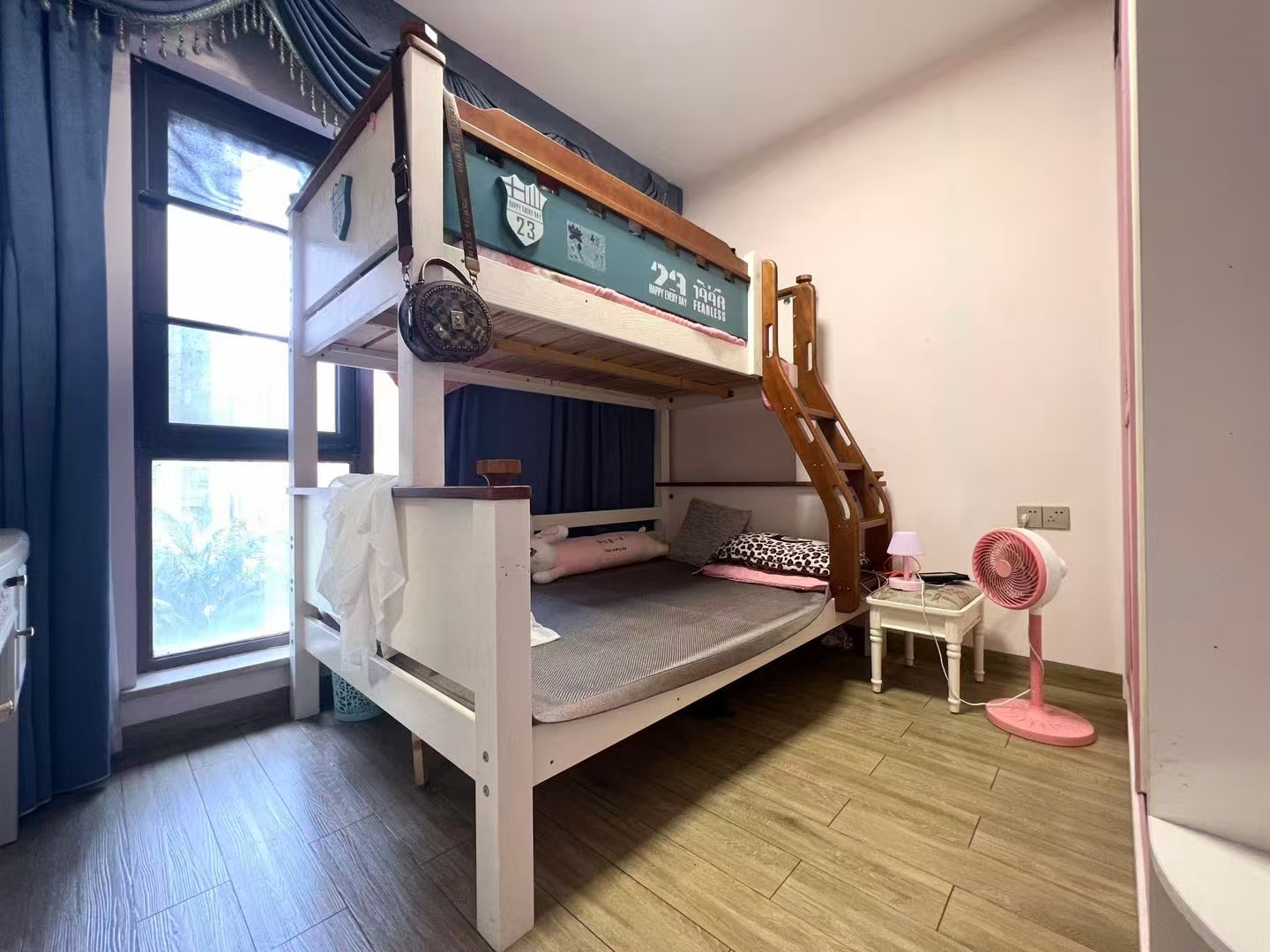 海航豪庭北苑 5室2厅4卫 460.0万 海航豪庭北苑 5室2厅4卫 460.0万室内图