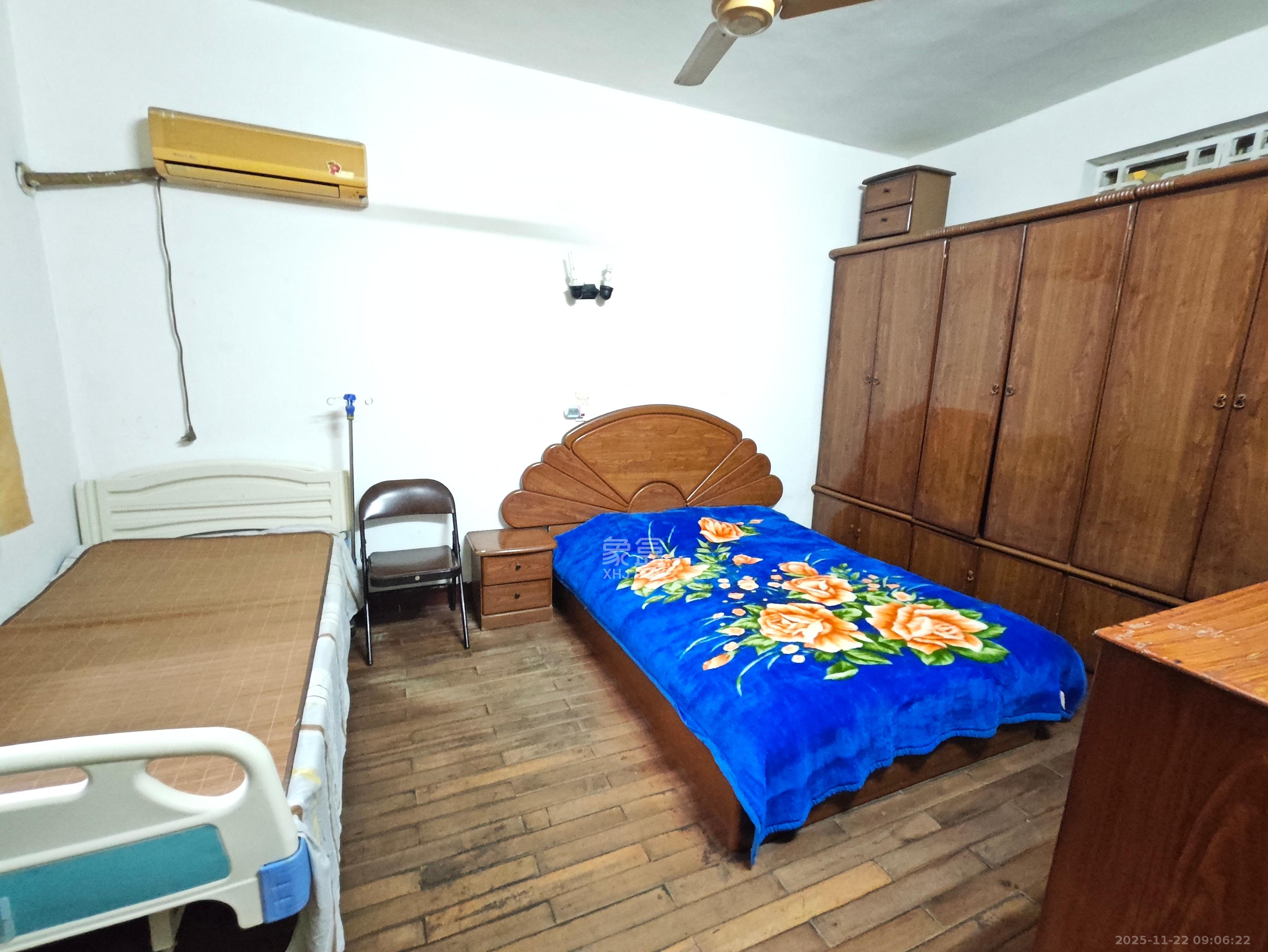 长监宿舍  2室1厅1卫    1400.0元/月室内图