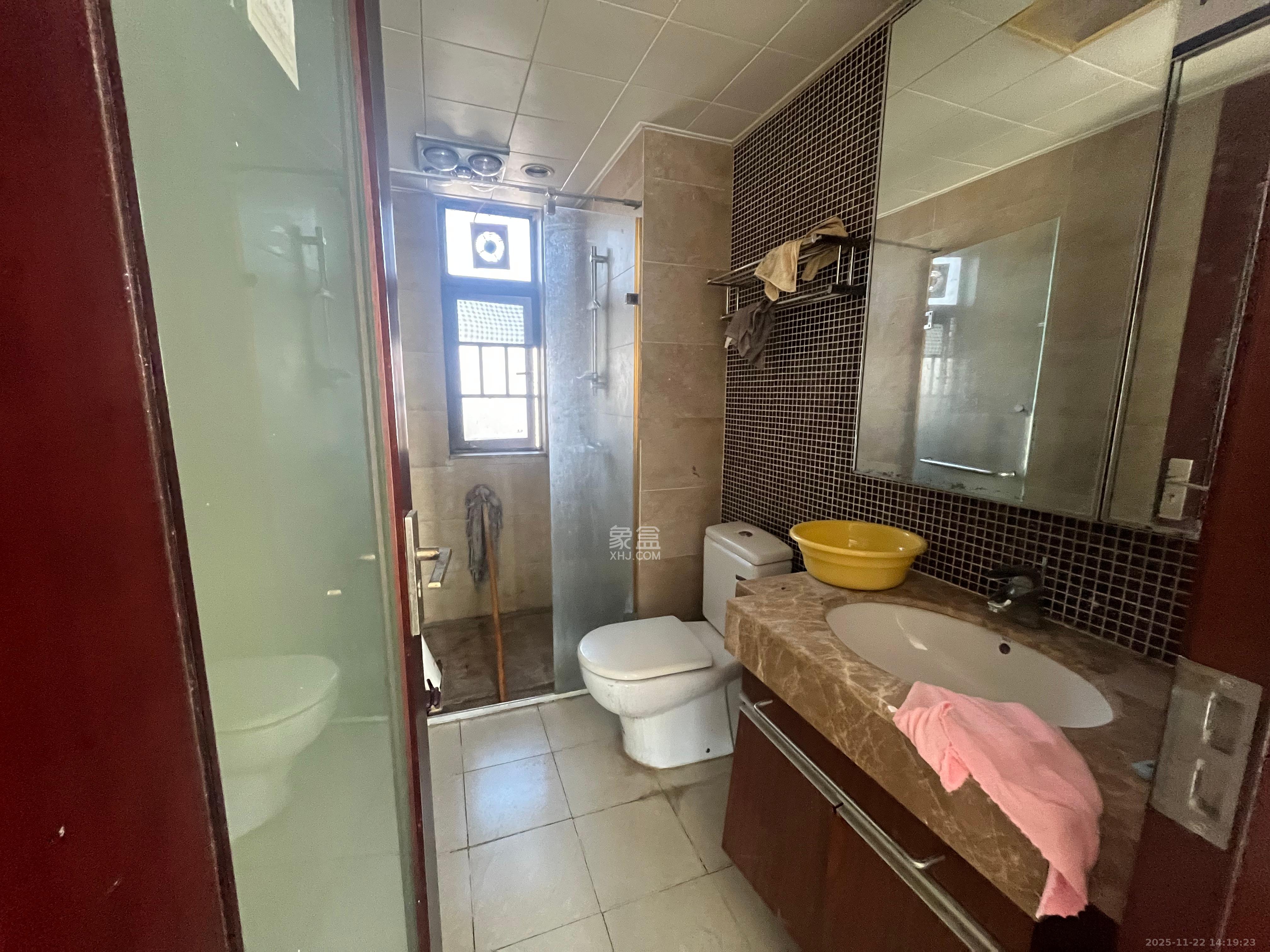 珠江花城三期锦鲤 3室2厅1卫 2500.0元/月 珠江花城三期锦鲤 3室2厅1卫 2500.0元/月室内图