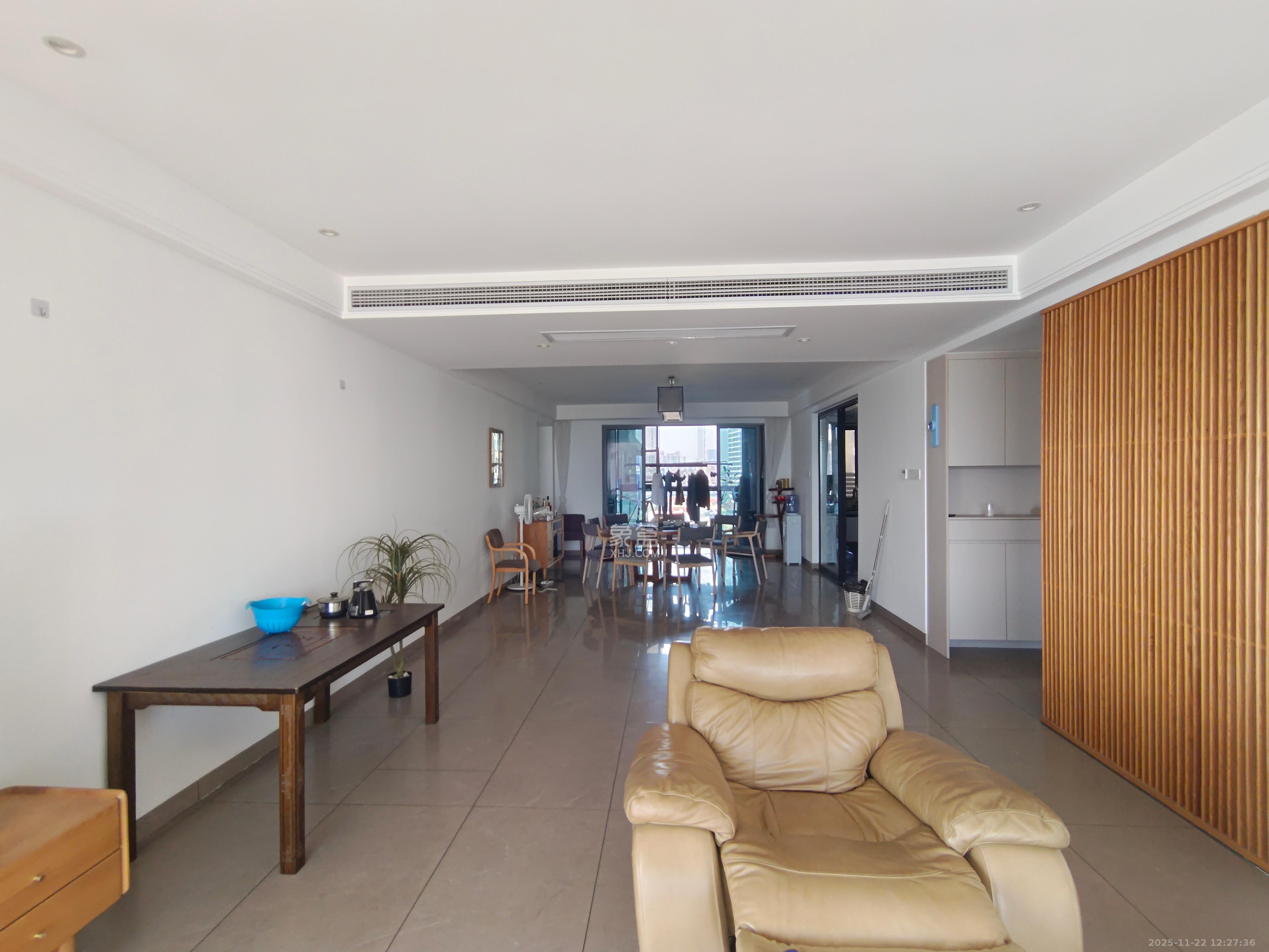 恩瑞御西湖  4室2厅3卫    6000.0元/月室内图