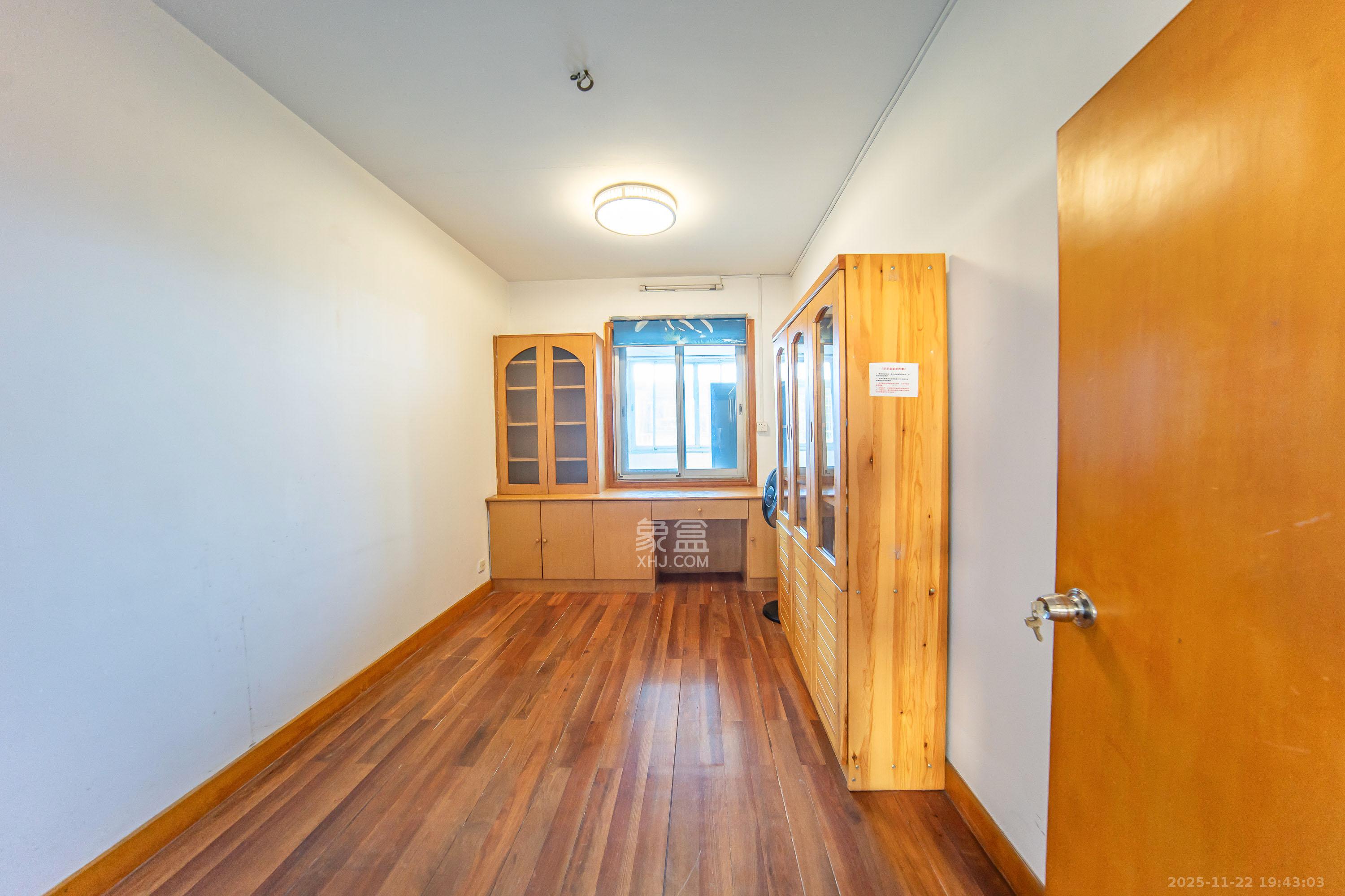 高家坪住宅新区  1室0厅0卫    132.8万卧室