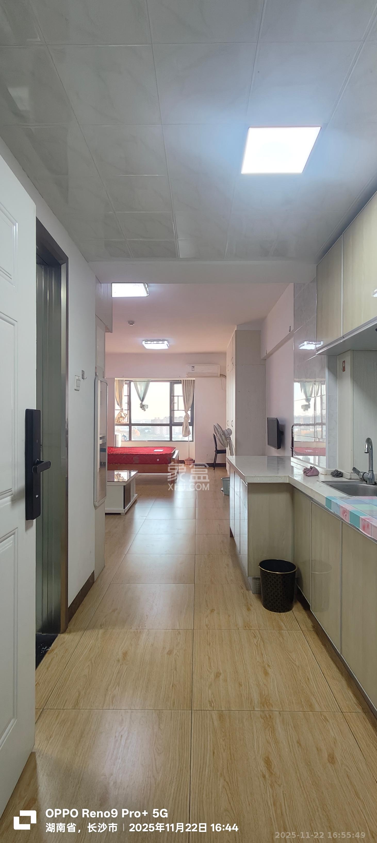 九峰远见 1室1厅1卫 1300.0元/月 九峰远见 1室1厅1卫 1300.0元/月室内图