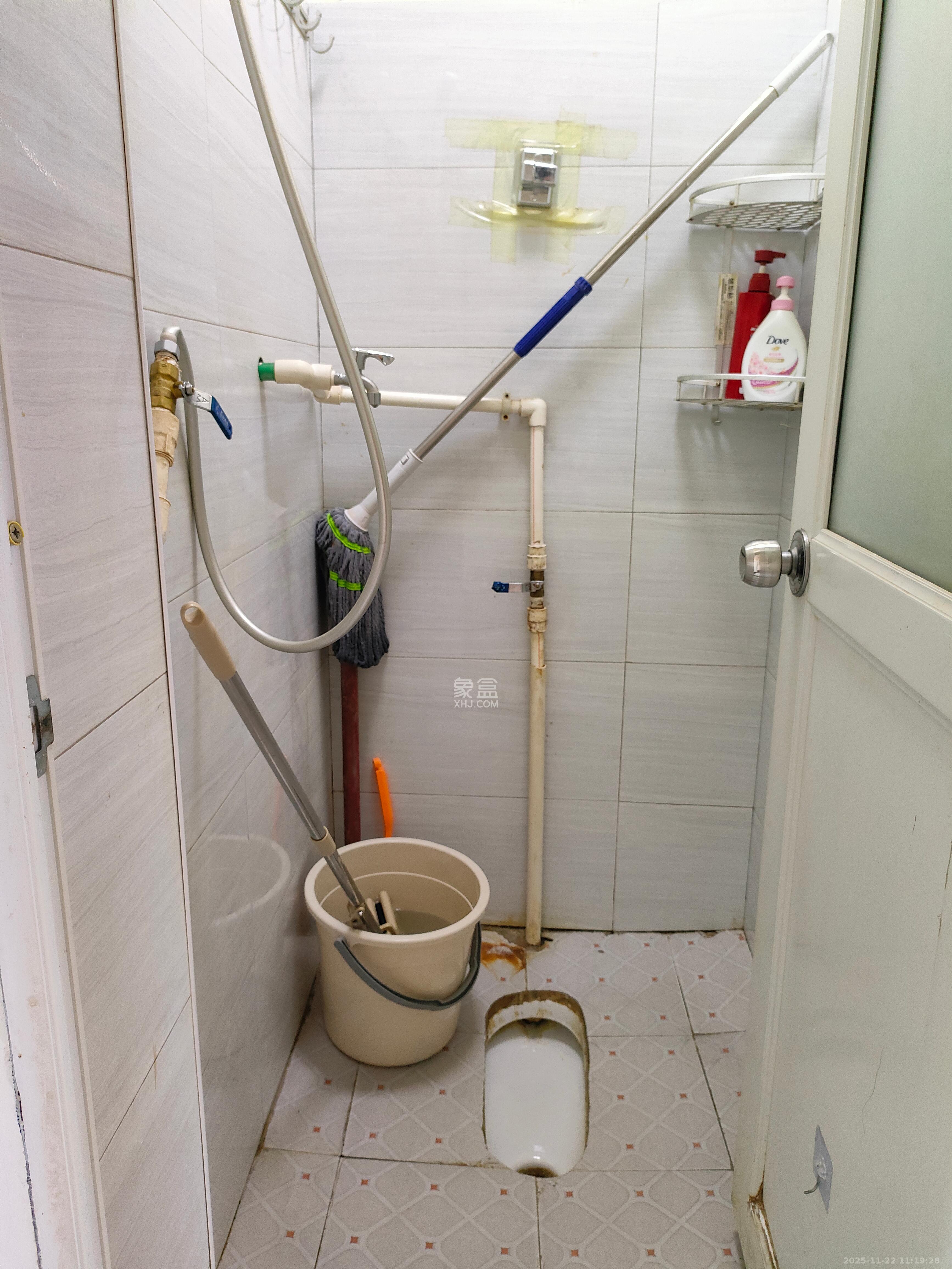 中建五局信和苑三区  1室1厅1卫    1050.0元/月室内图