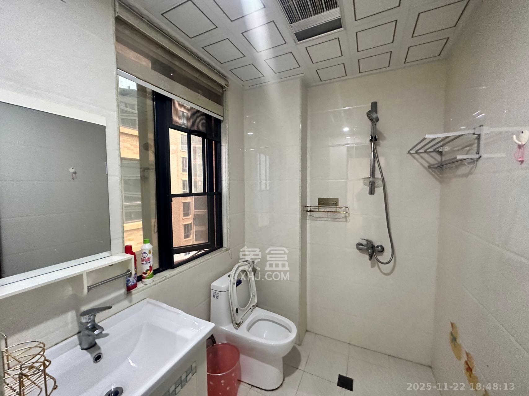 中南红领邦（红星嘉和苑）  1室2厅2卫    2300.0元/月室内图