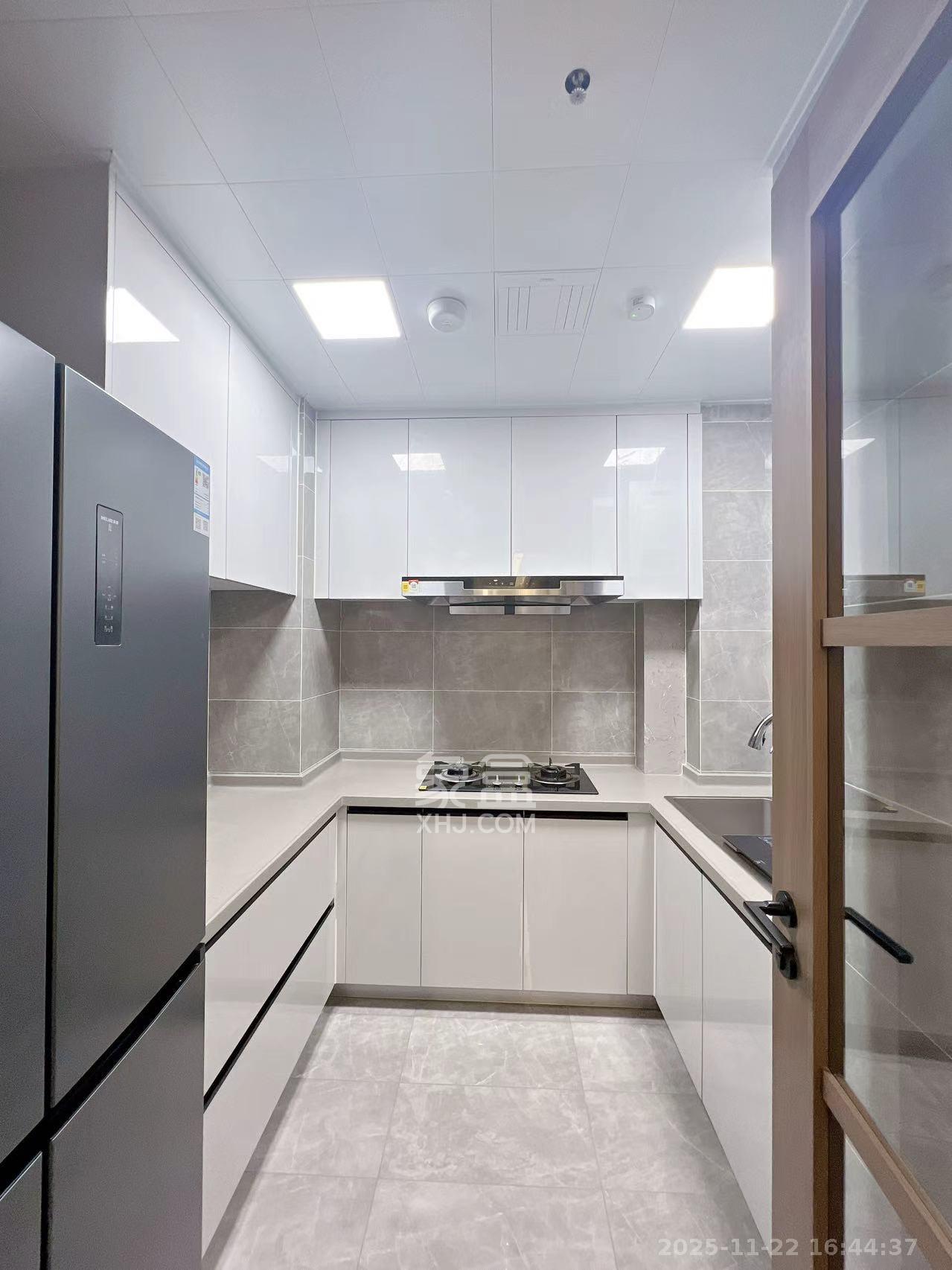 卓越中寰 1室0厅0卫 4500.0元/月 卓越中寰 1室0厅0卫 4500.0元/月室内图