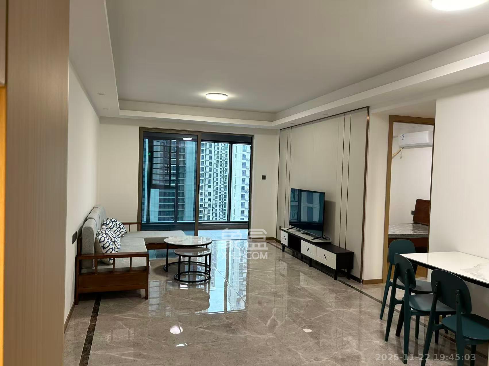 旭辉雨花郡  3室2厅2卫    4000.0元/月