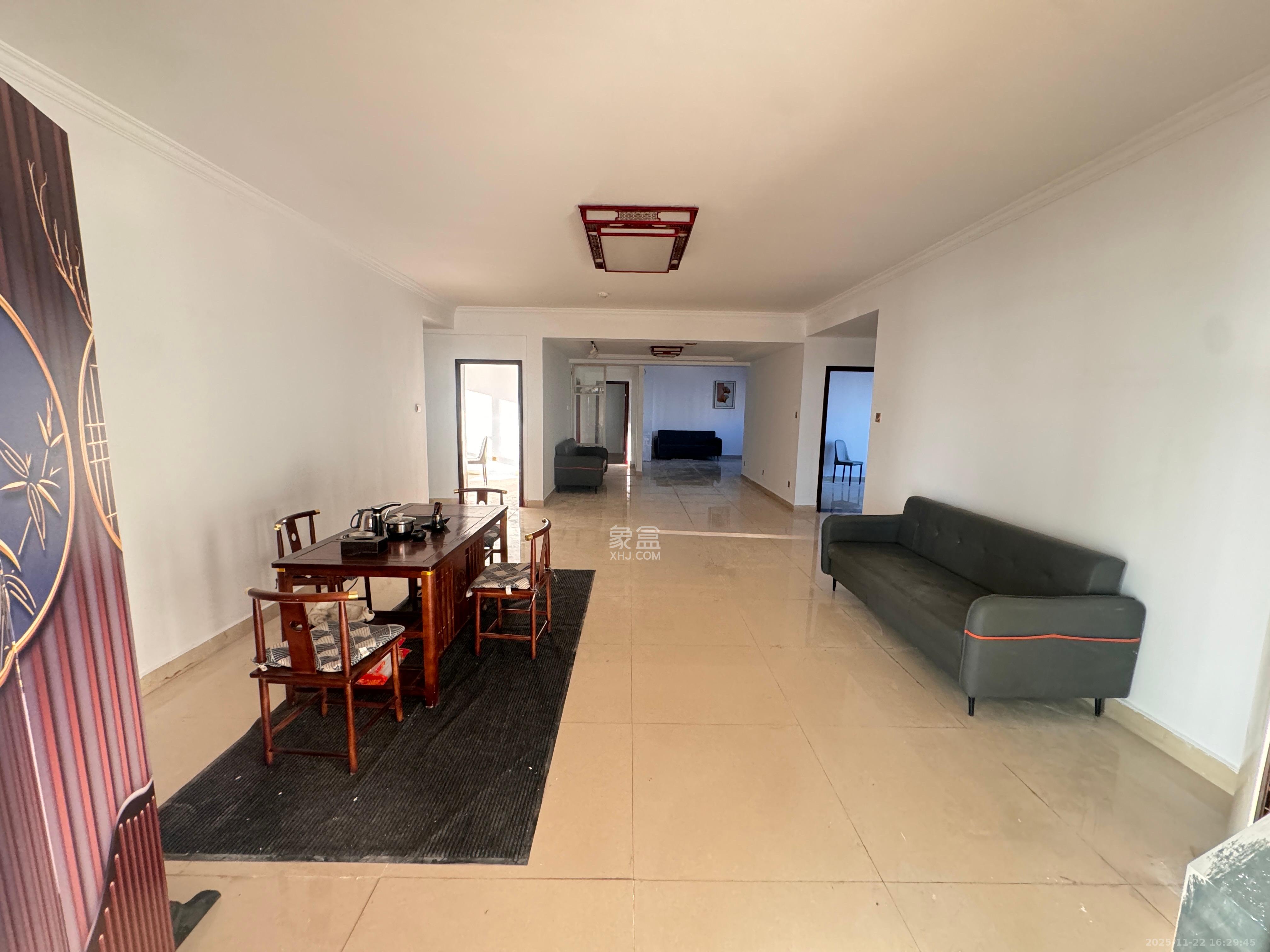 湘江世纪城富湾国际  5室2厅2卫    10000.0元/月室内图